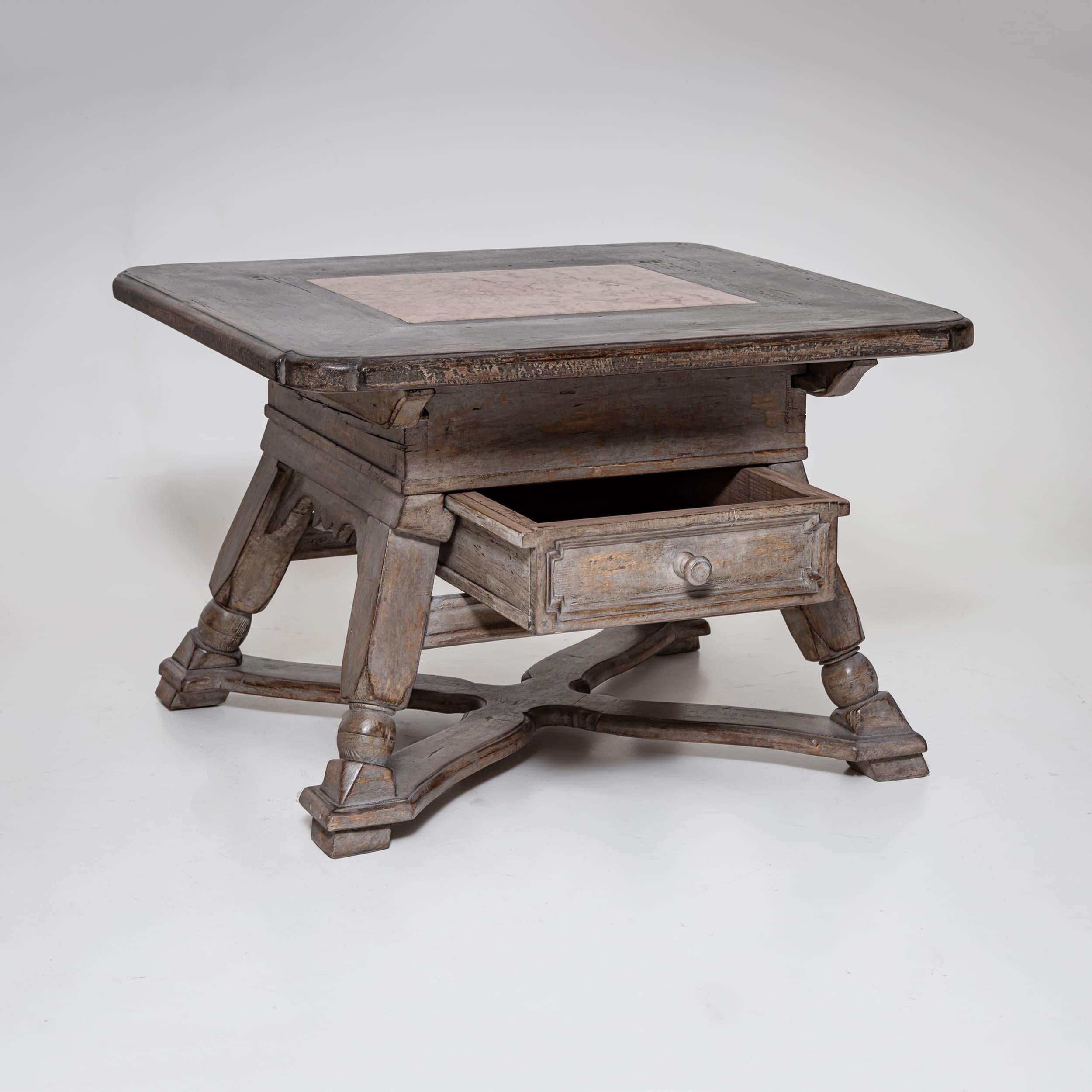20ième siècle Table rustique en guise de table basse, 20e siècle en vente