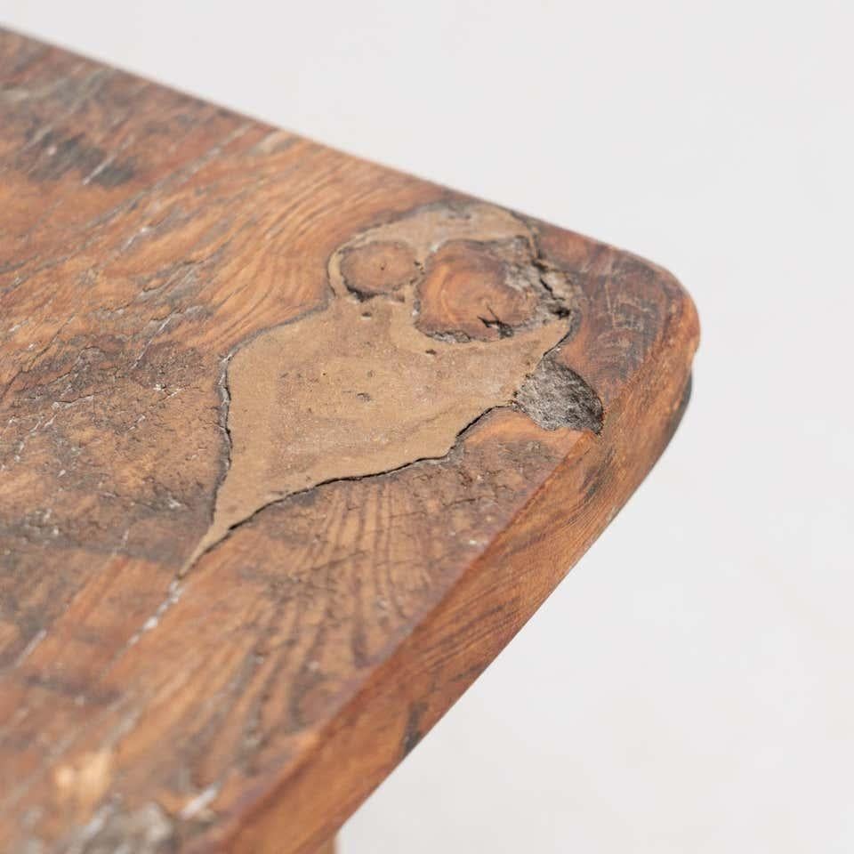 Tabouret de traite rustique traditionnel en bois pour l'agriculture - France, Circa 1920 en vente 2