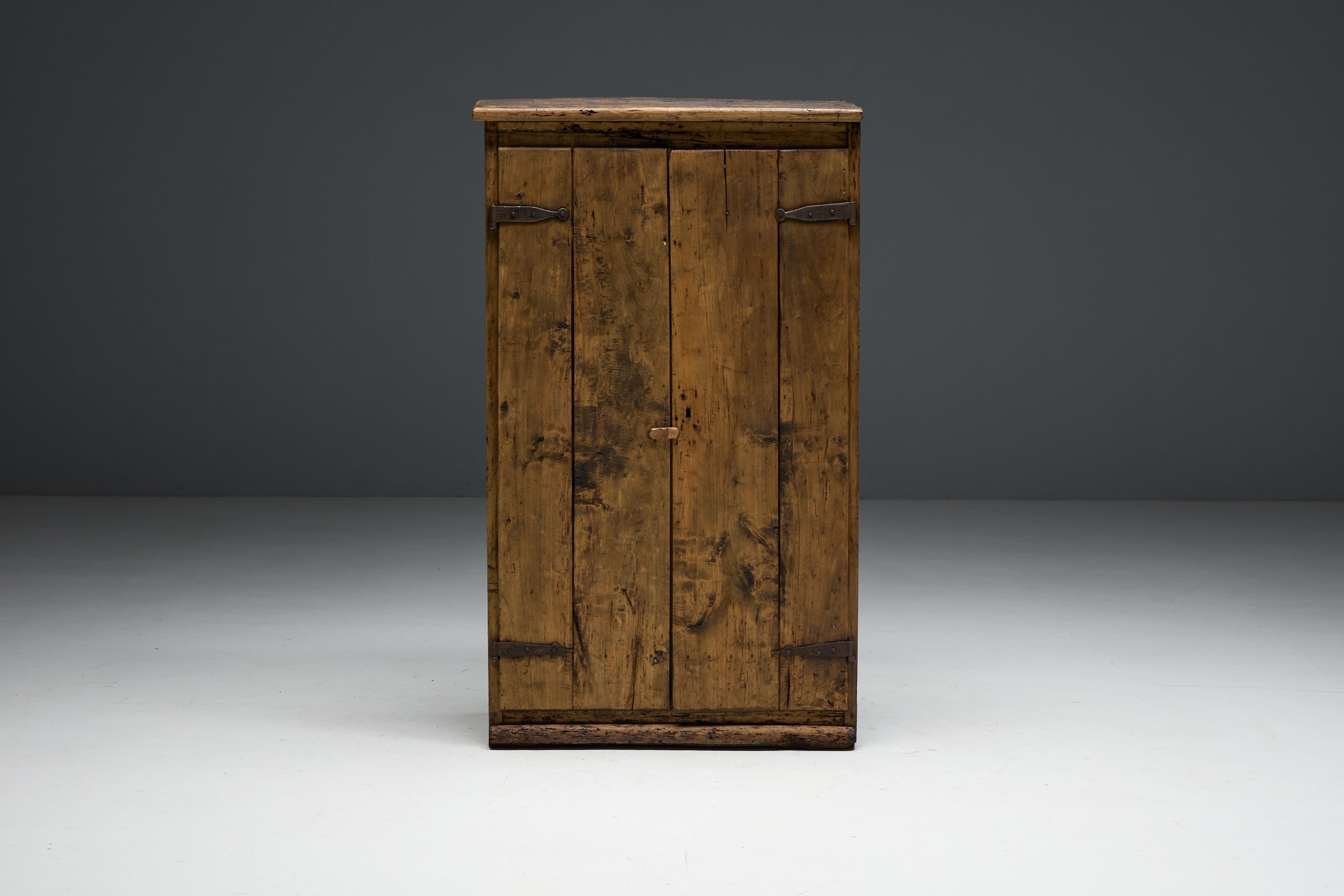 Rustic Travail Populaire Cabinet, France, Late 18th Century For Sale 5