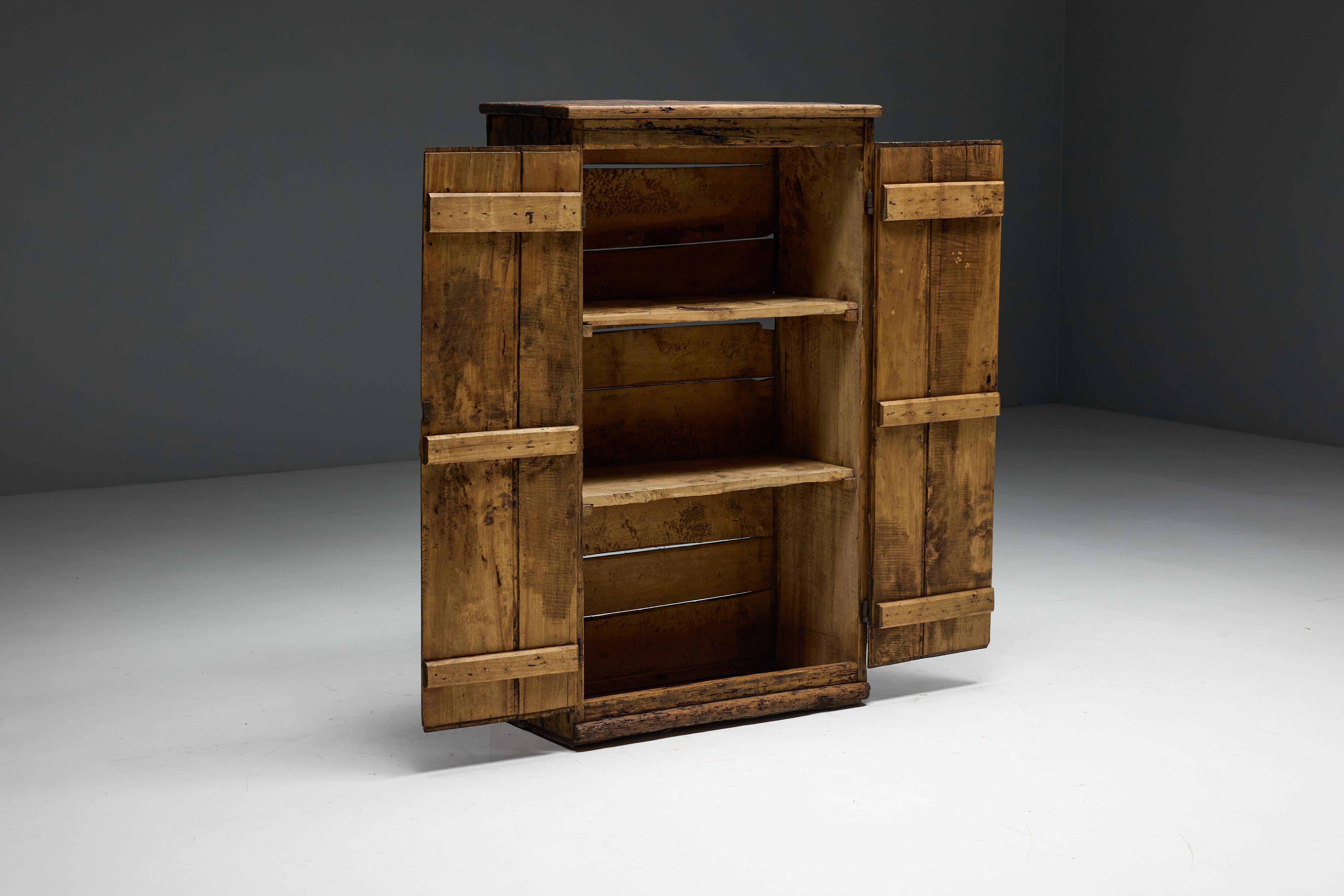 Rustic Travail Populaire Cabinet, France, Late 18th Century For Sale 7
