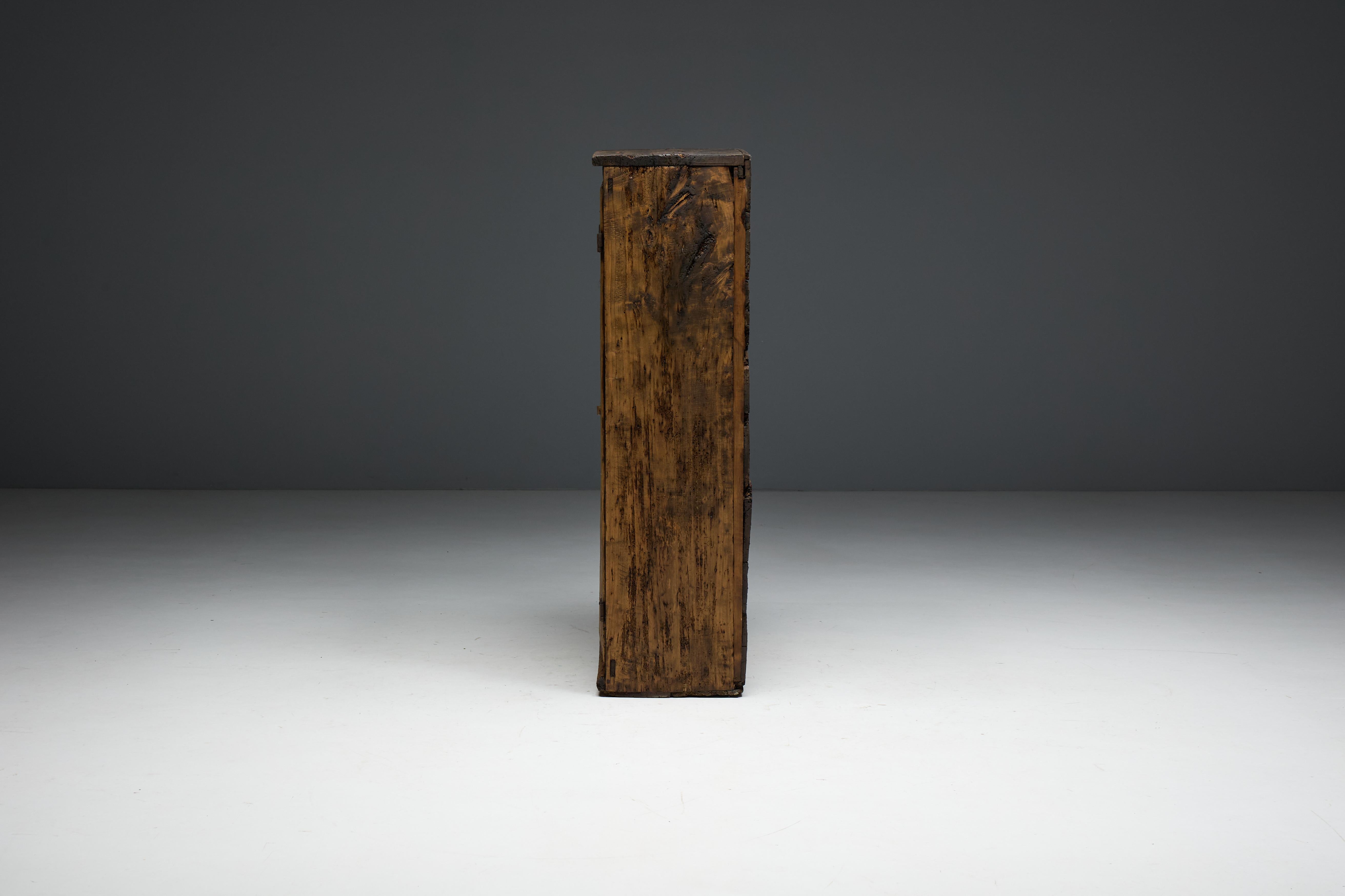 Rustic Travail Populaire Cabinet, France, Late 18th Century For Sale 8