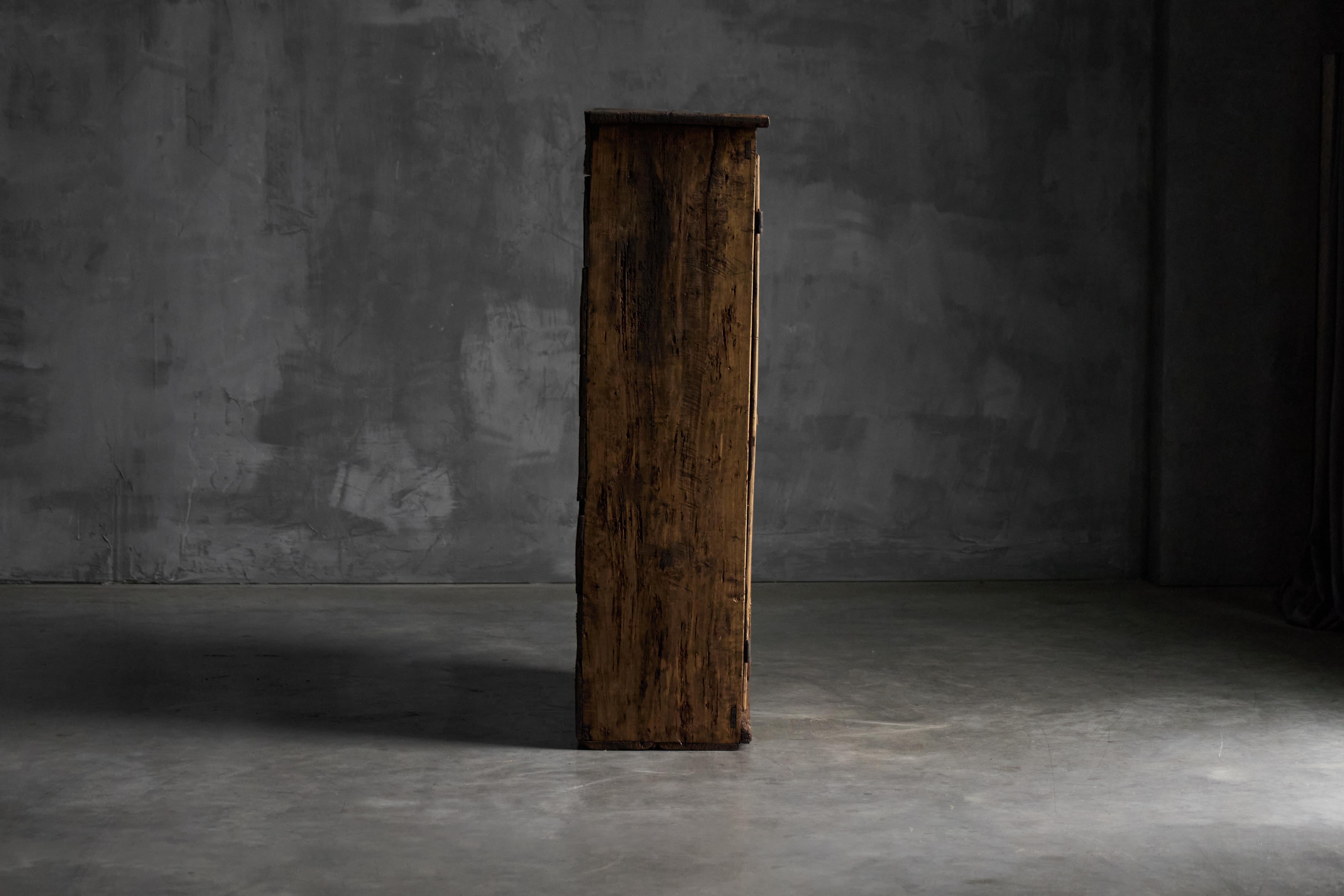 Rustic Travail Populaire Cabinet, France, Late 18th Century For Sale 2