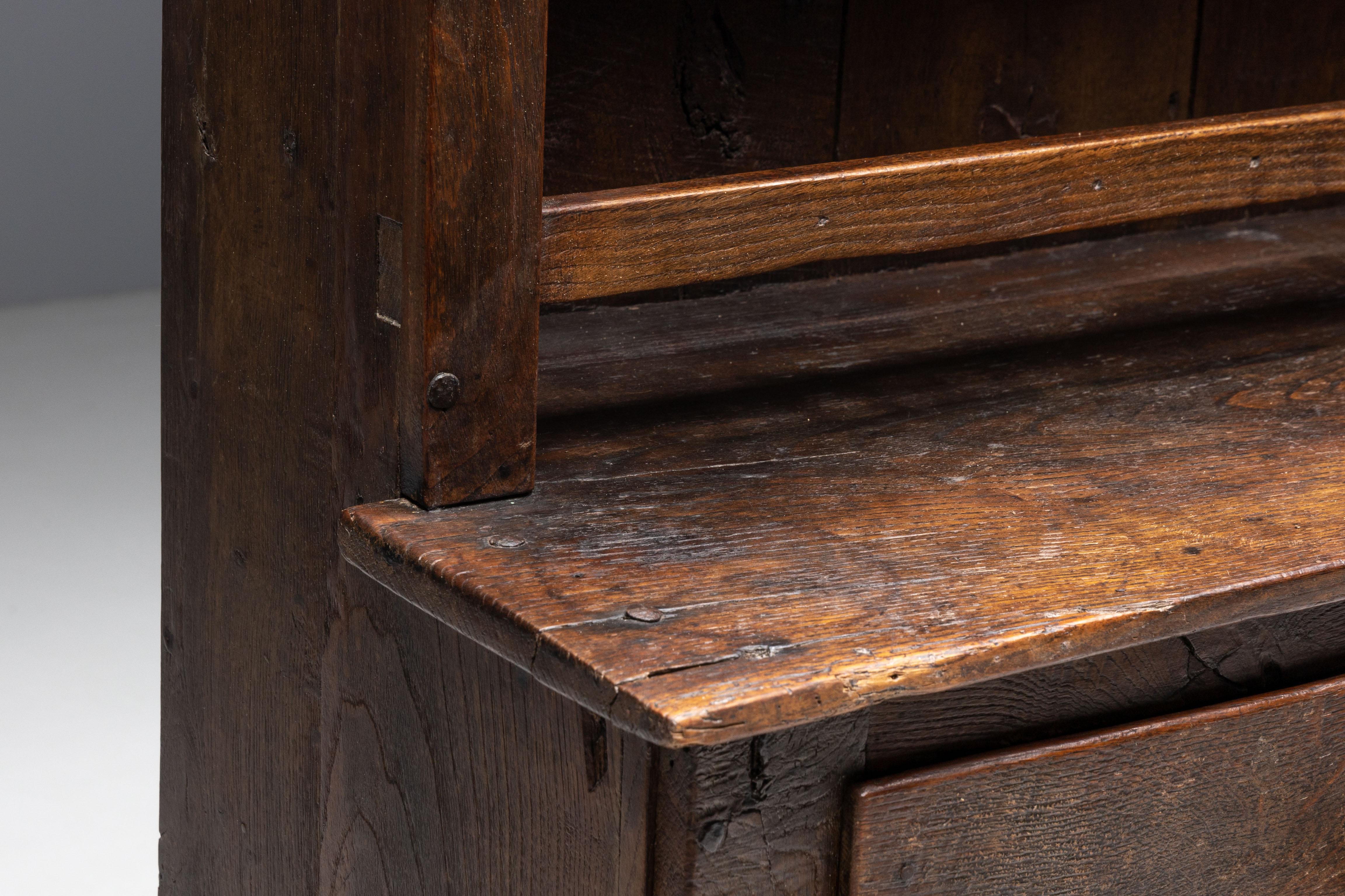 Credenza rustica Travail Populaire, Francia, inizio XIX secolo in vendita 4