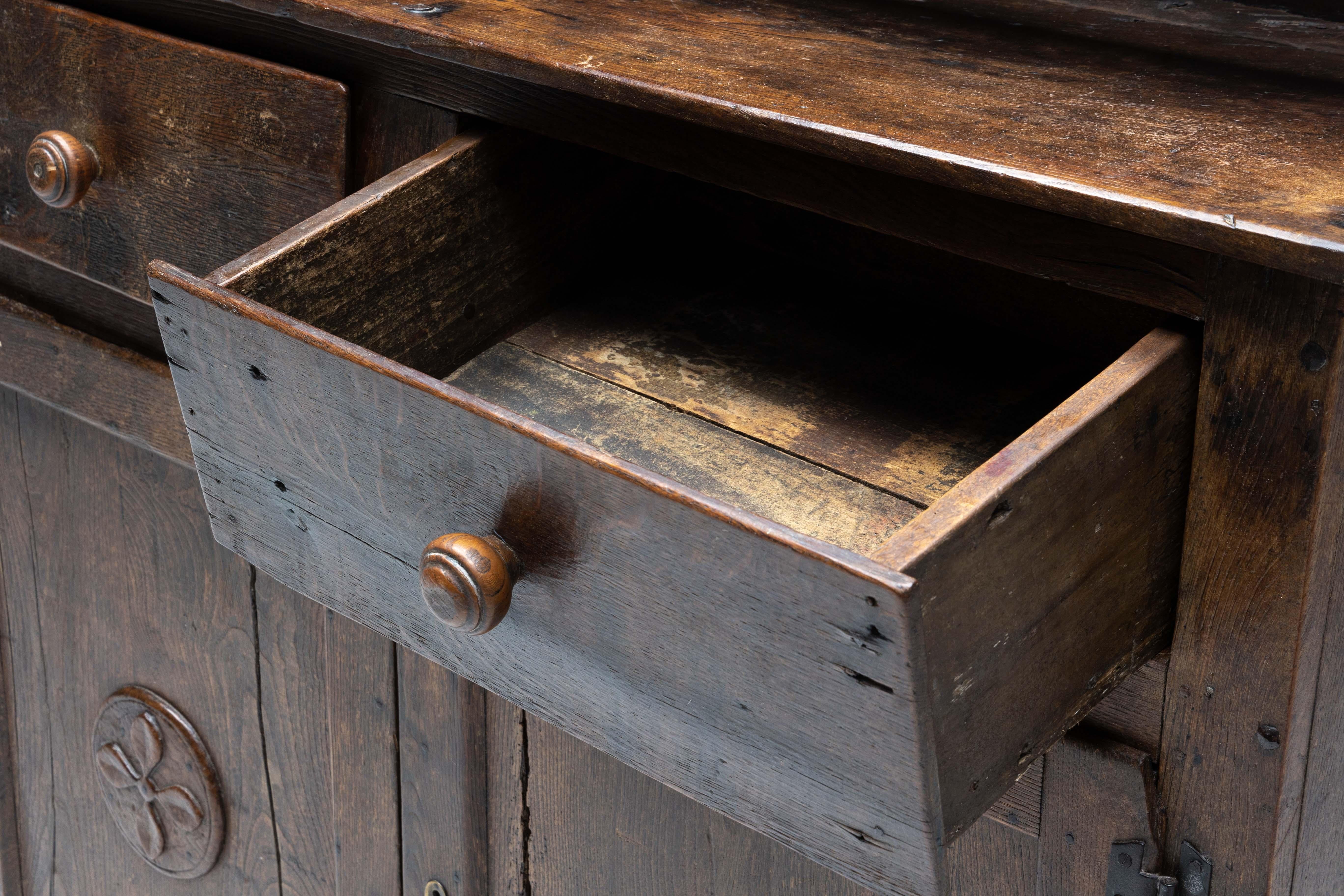 Credenza rustica Travail Populaire, Francia, inizio XIX secolo in vendita 5