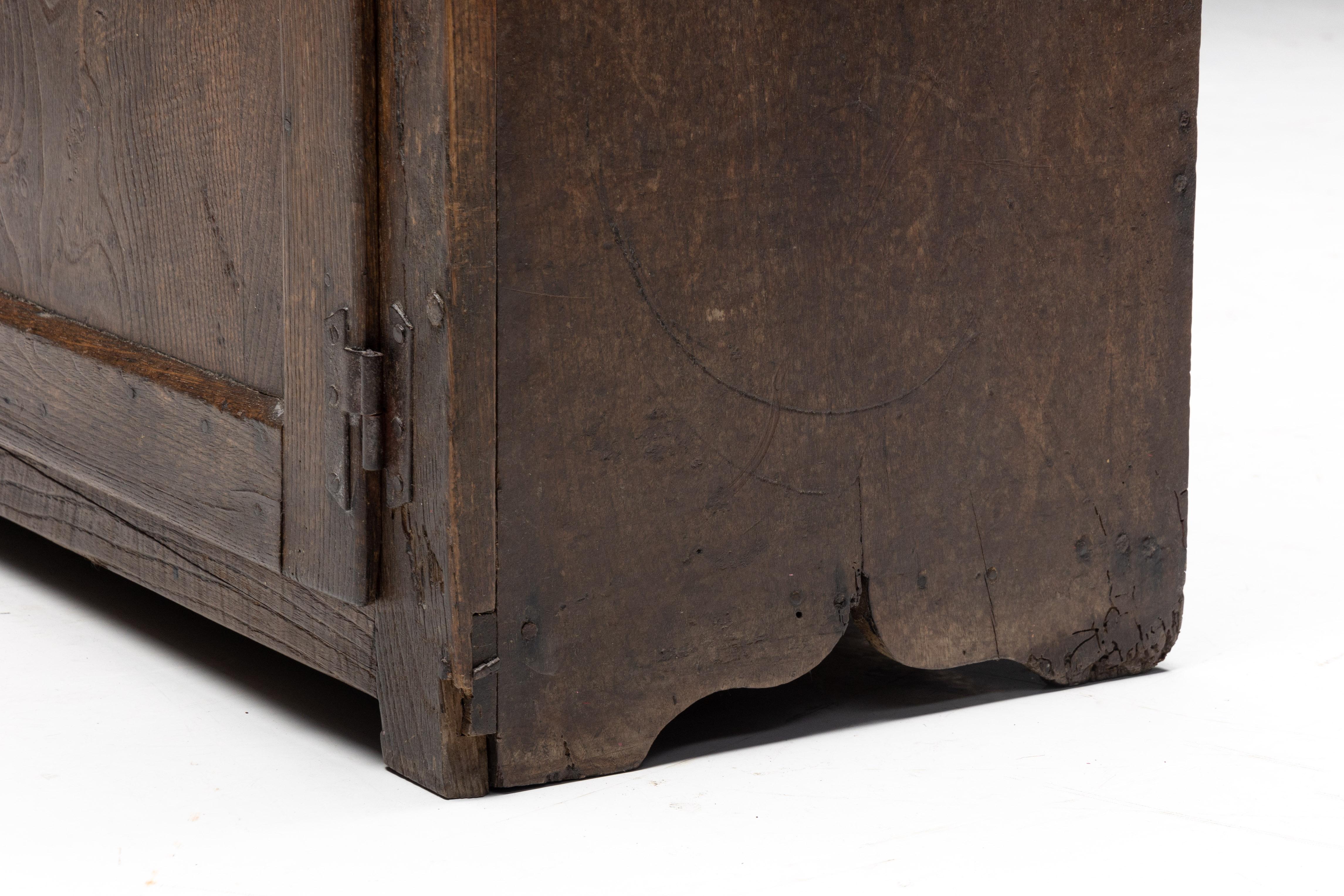 Rustic Travail Populaire Cupboard, France, Early 19th Century For Sale 9