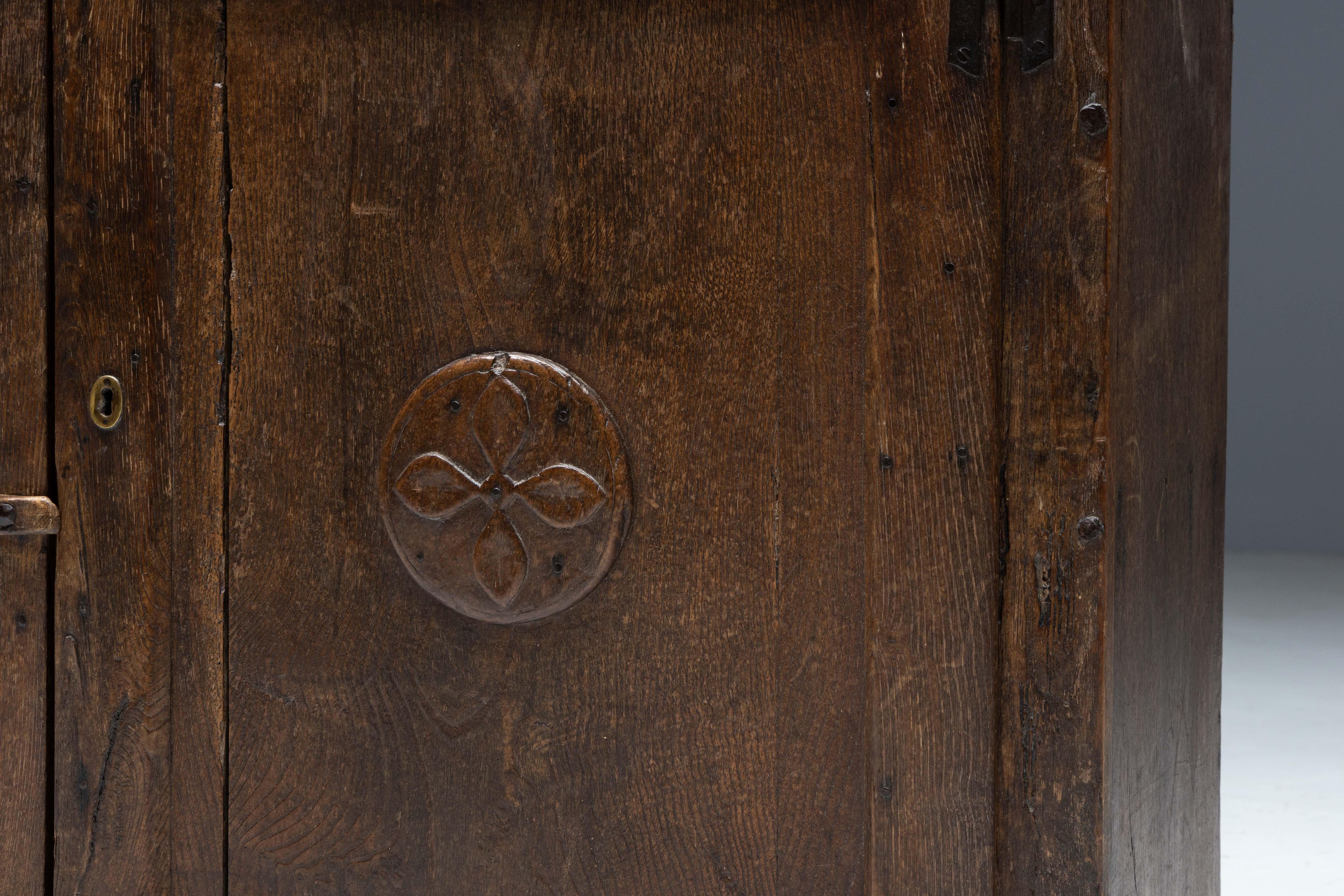 Legno Credenza rustica Travail Populaire, Francia, inizio XIX secolo in vendita
