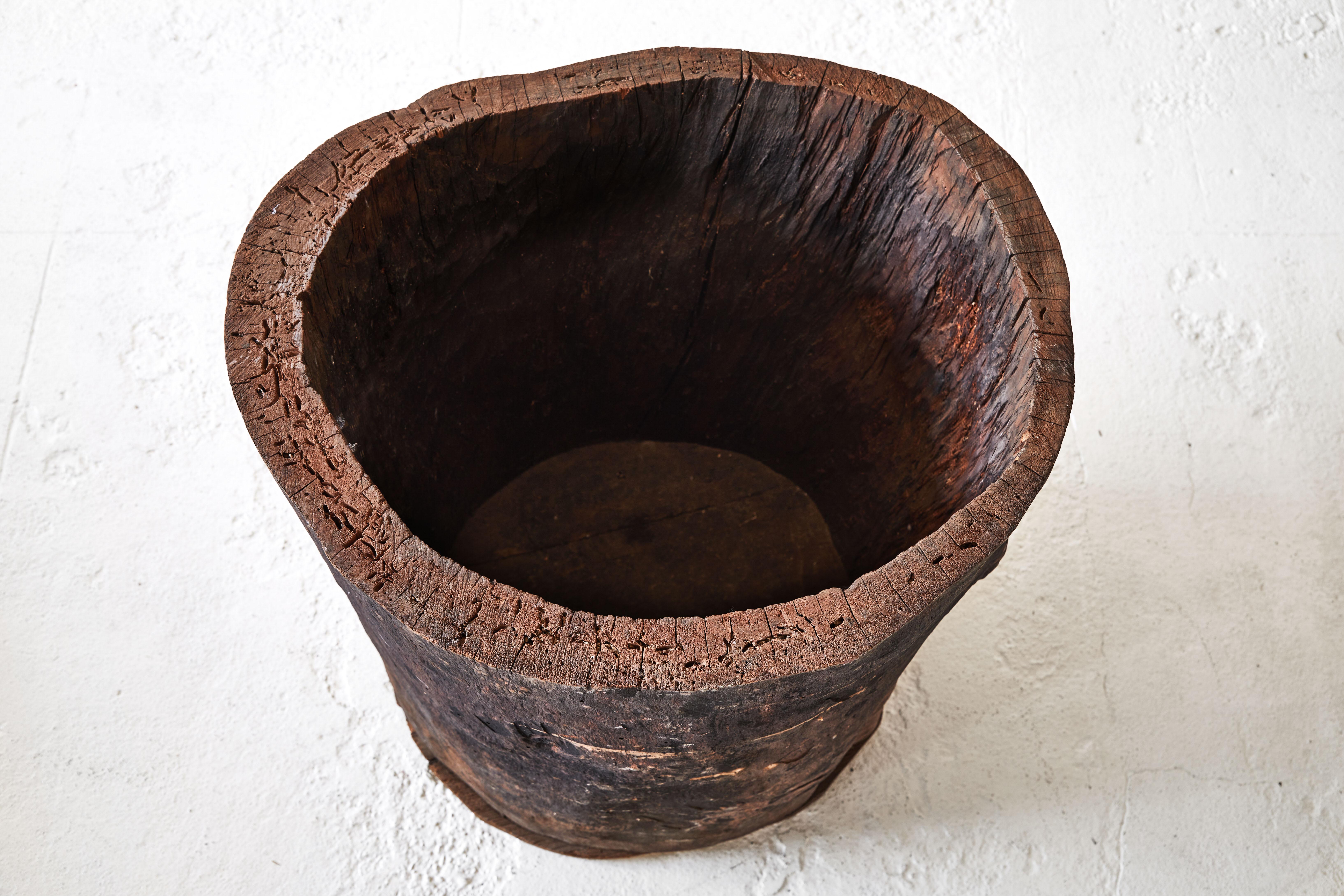 Rustic Tree Trunk Barrel In Good Condition In Los Angeles, CA