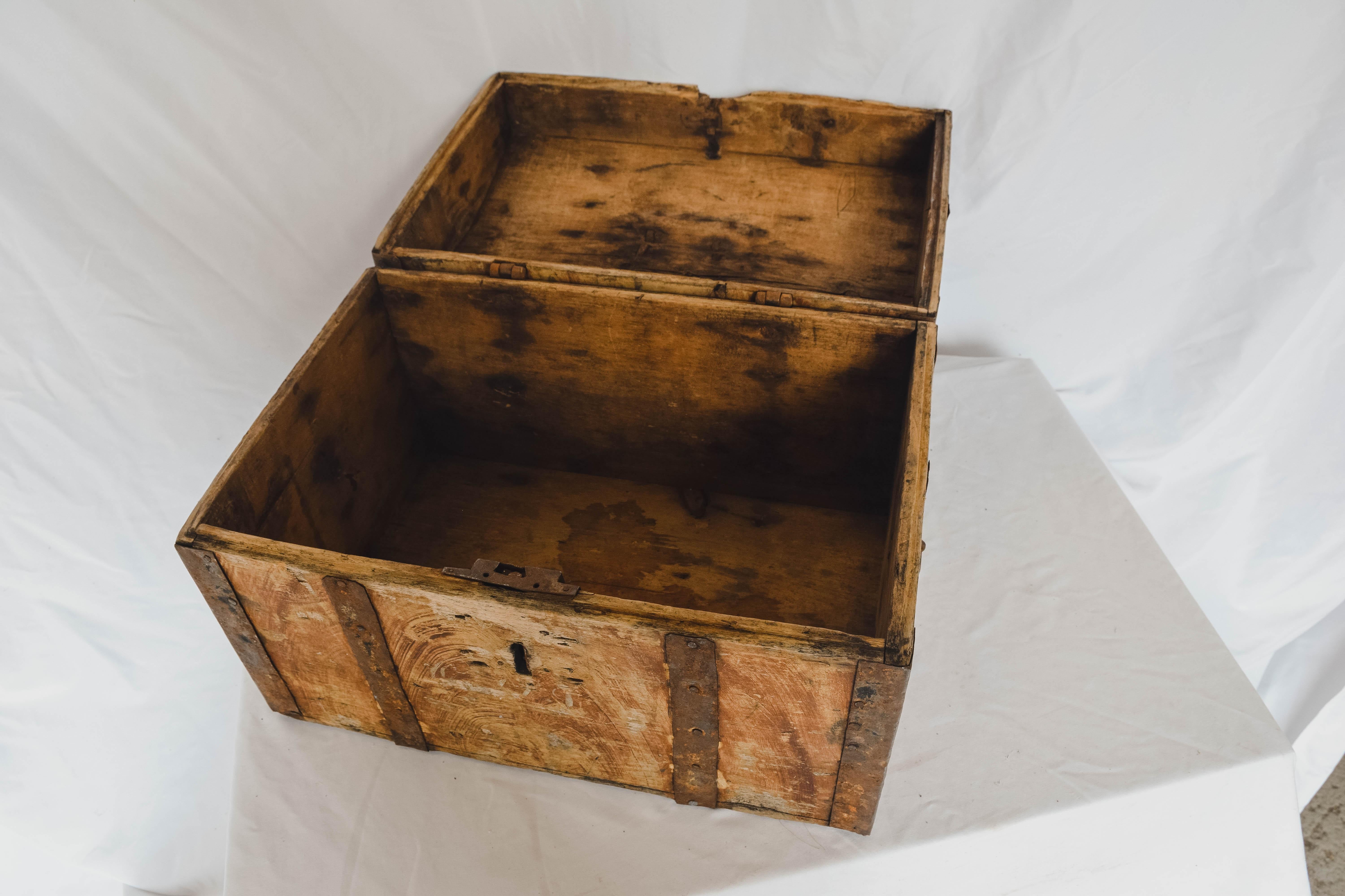 Rustic Trunk with Metal Strapping 2