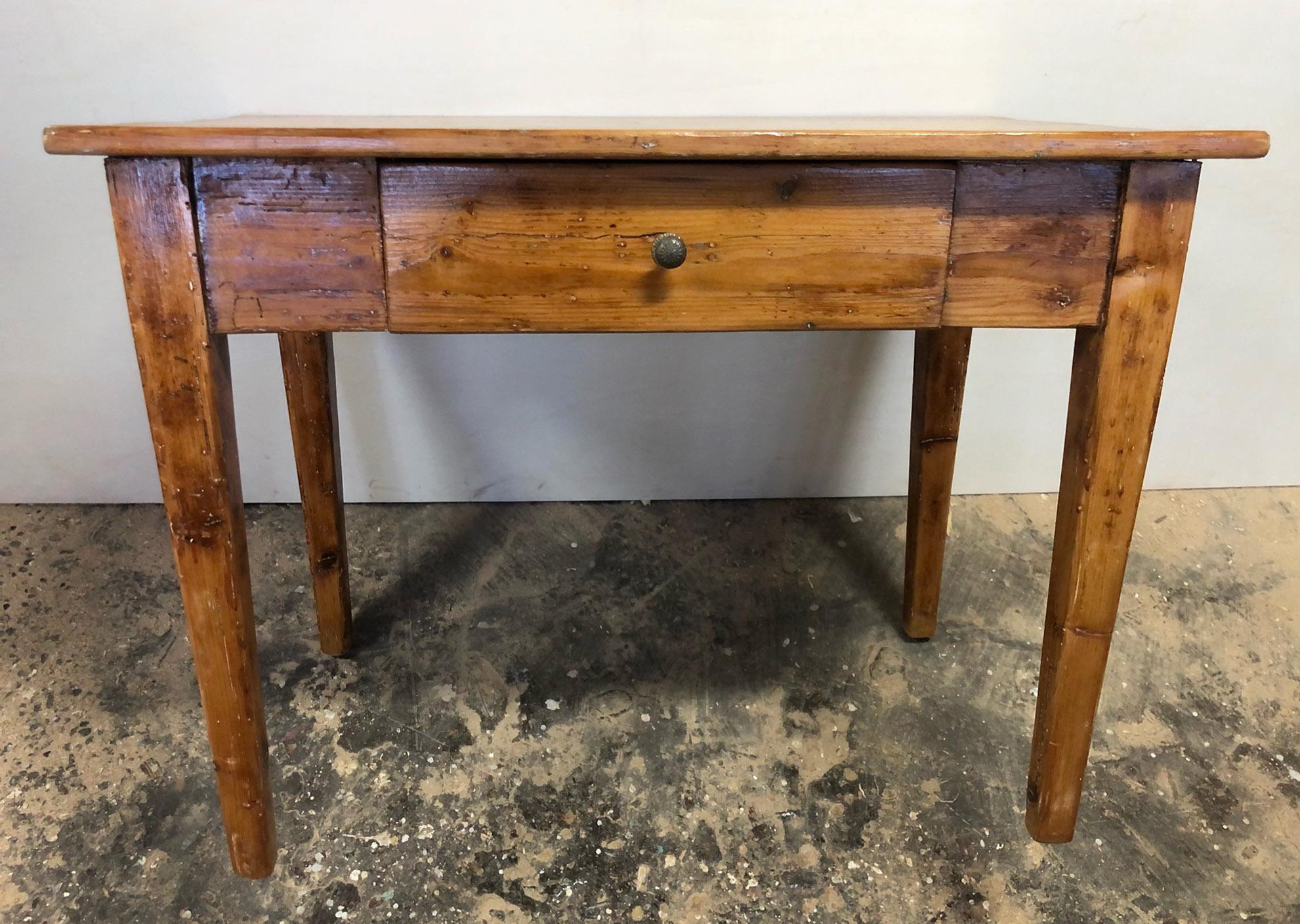Rustic Tuscan Fir Desk Table, Original from 1900, Honey Color In Fair Condition In Buggiano, IT