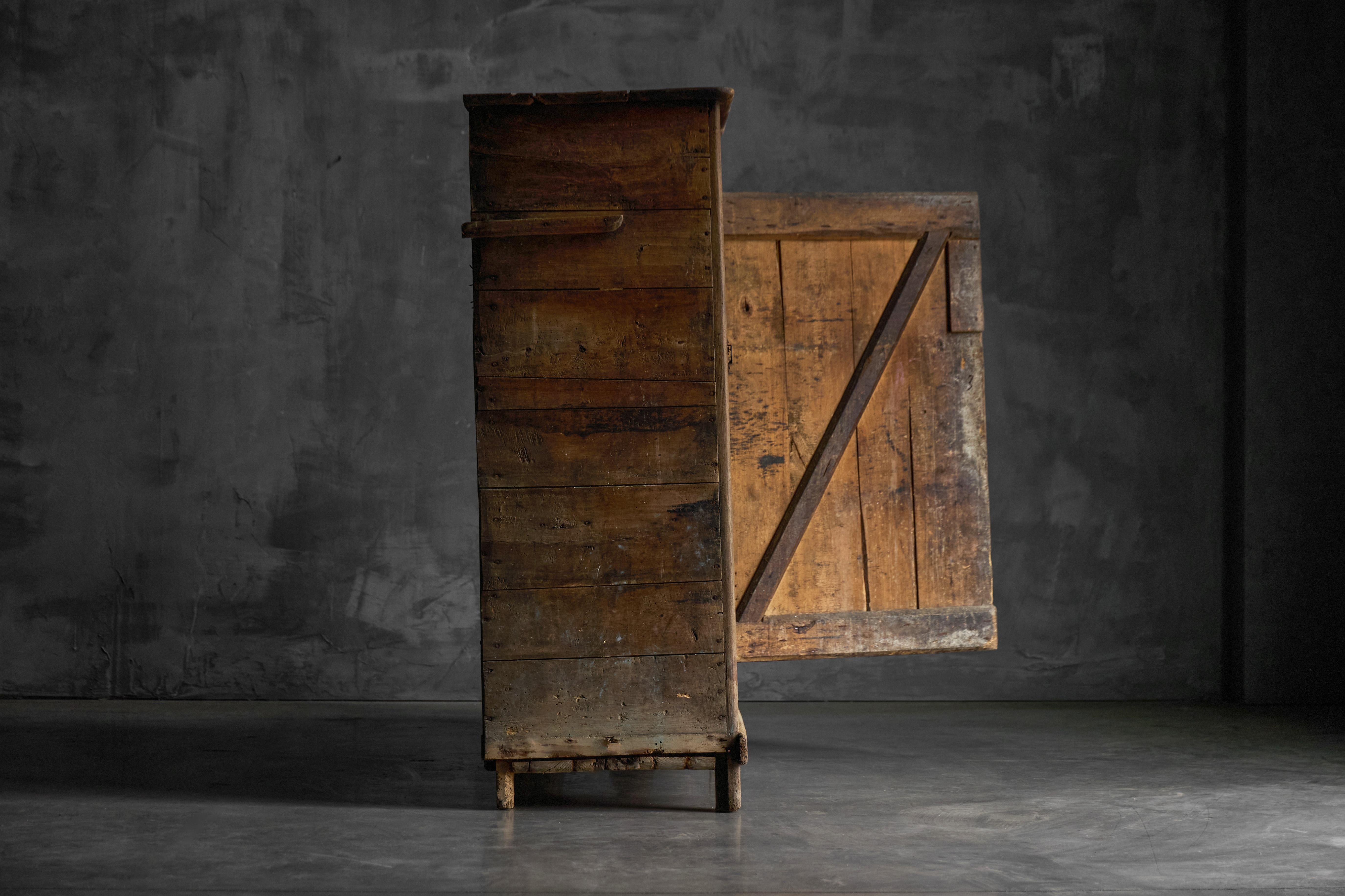 Rustic Vernacular Cabinet, France, 19th Century For Sale 4
