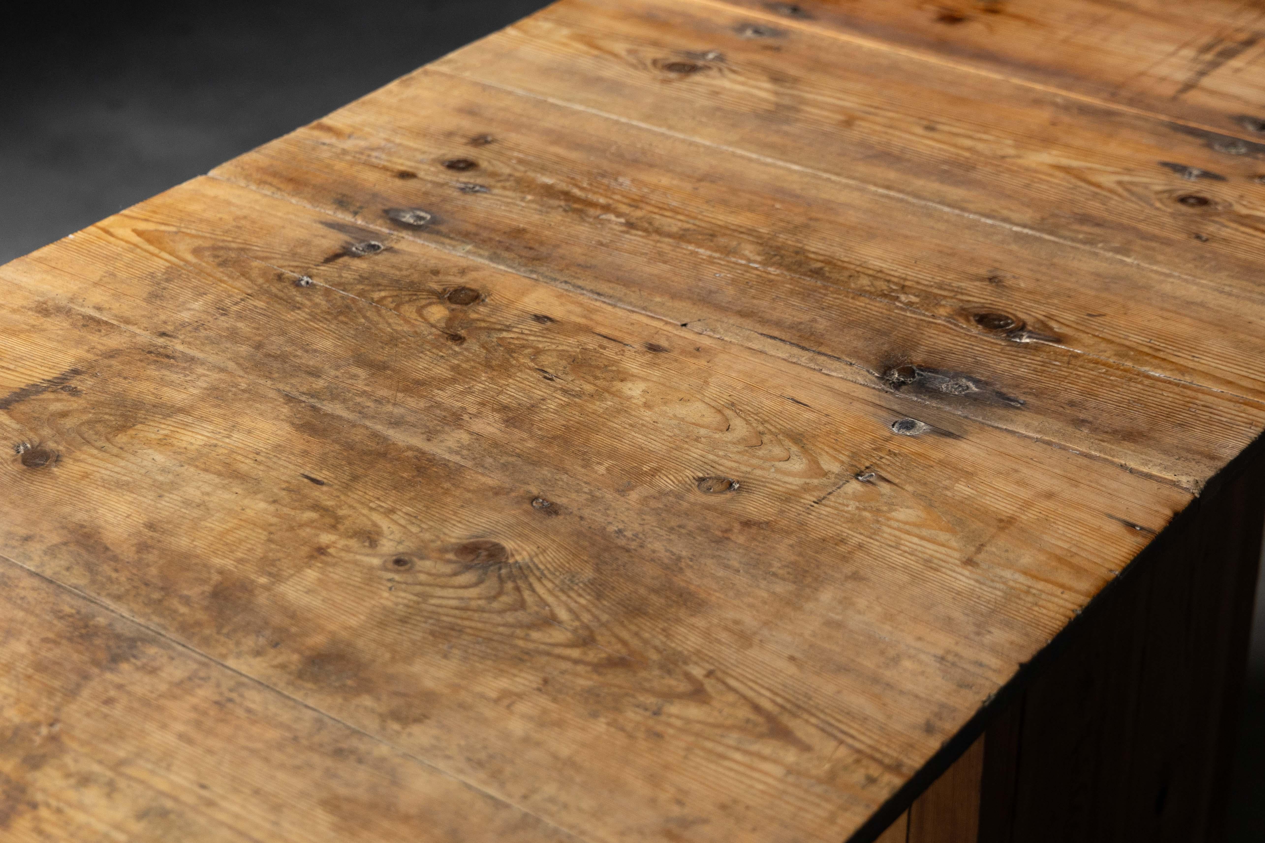 Rustic Vernacular Drop-Leaf Worktable, France, 19th Century For Sale 7