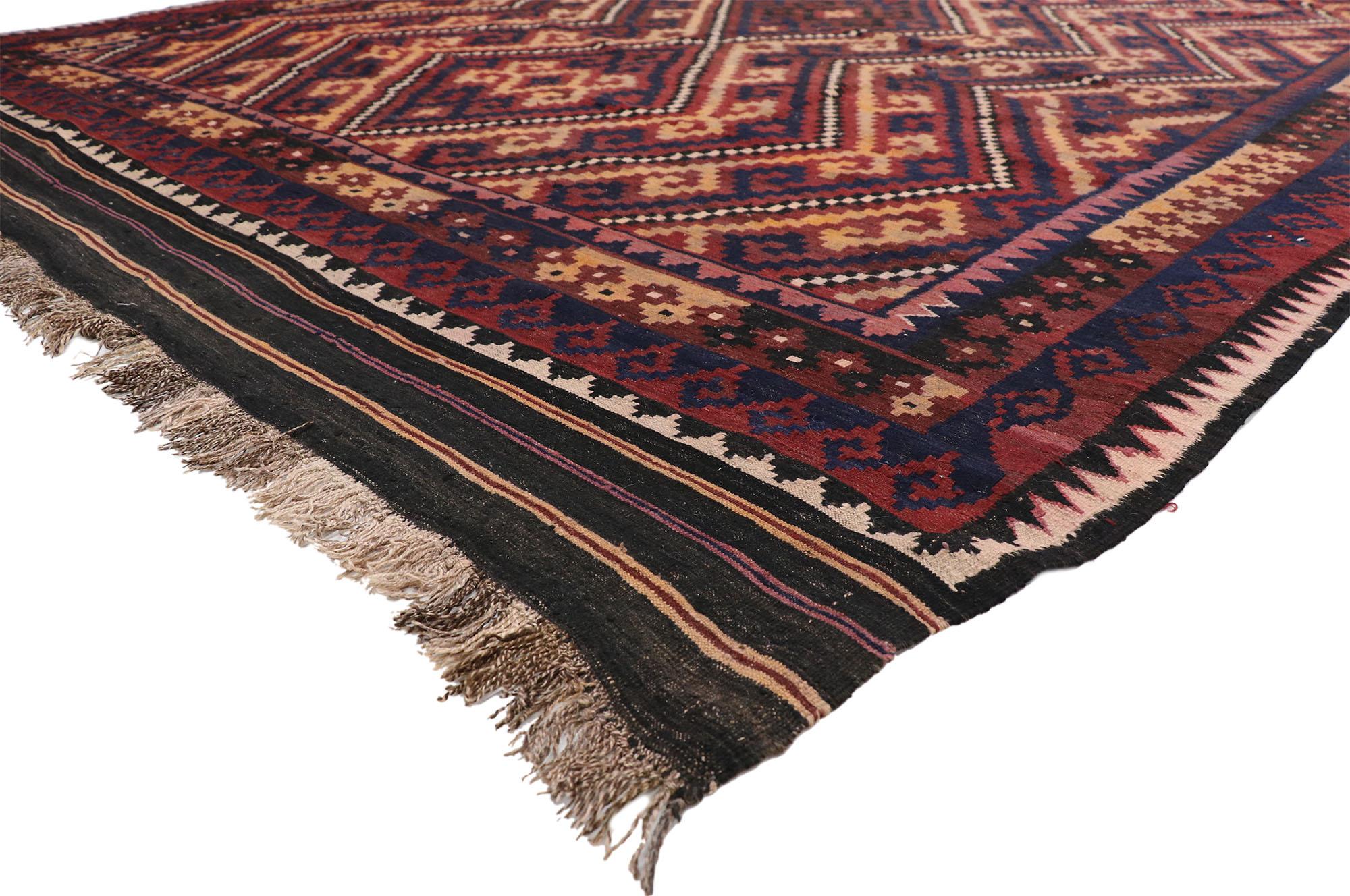 72260 Vintage Afghan Maimana Kilim Rug, 08'10 x 14'00. Les tapis Kilim afghans vintage de Maimana sont tissés à la main en Afghanistan, en particulier dans la région de Maimana, connue pour ses motifs vibrants et géométriques. Fabriqués
