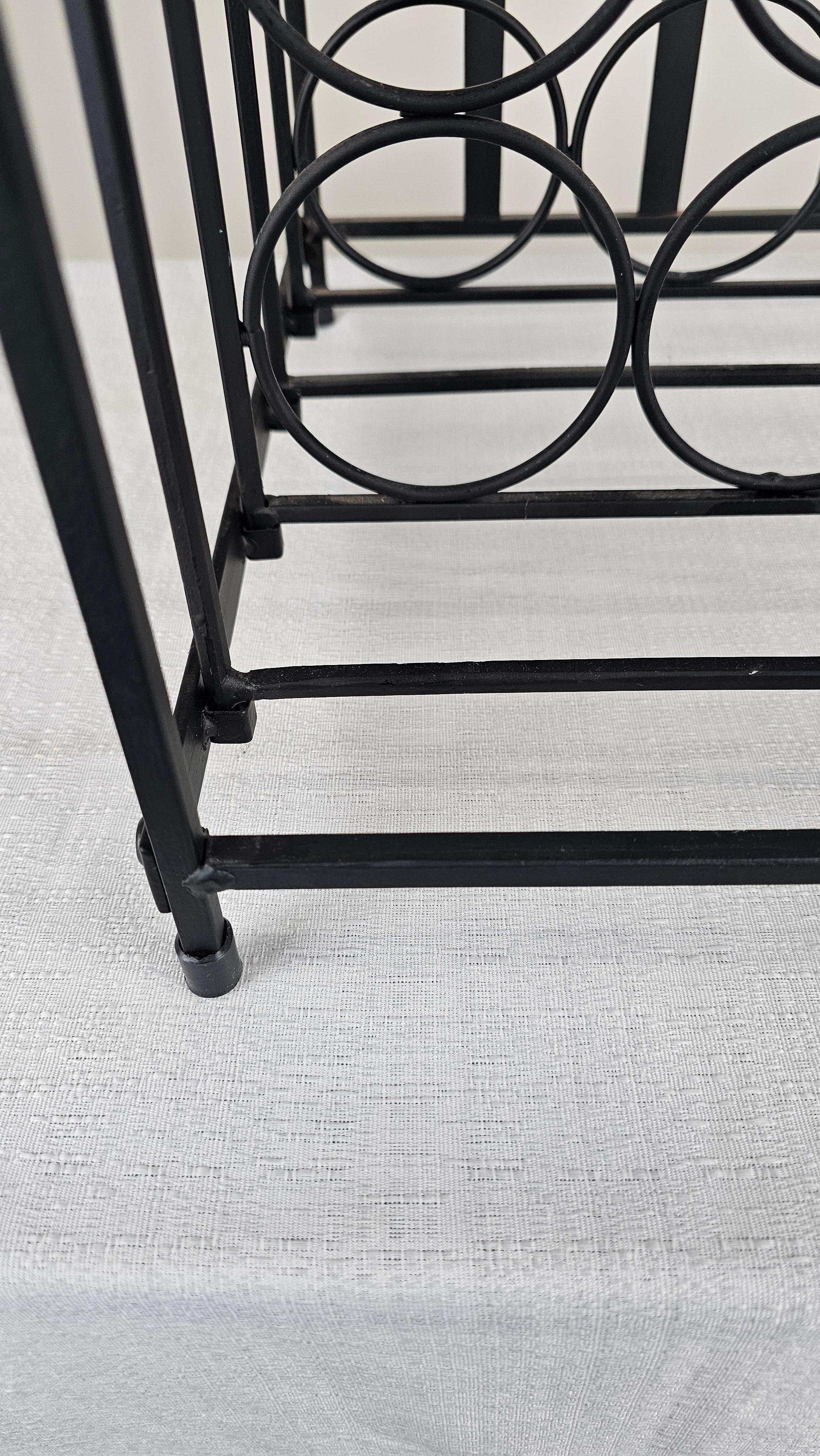 Rustikale Vintage Schwarz Metall Efeu Wein Tabelle Display Rack im Angebot 9