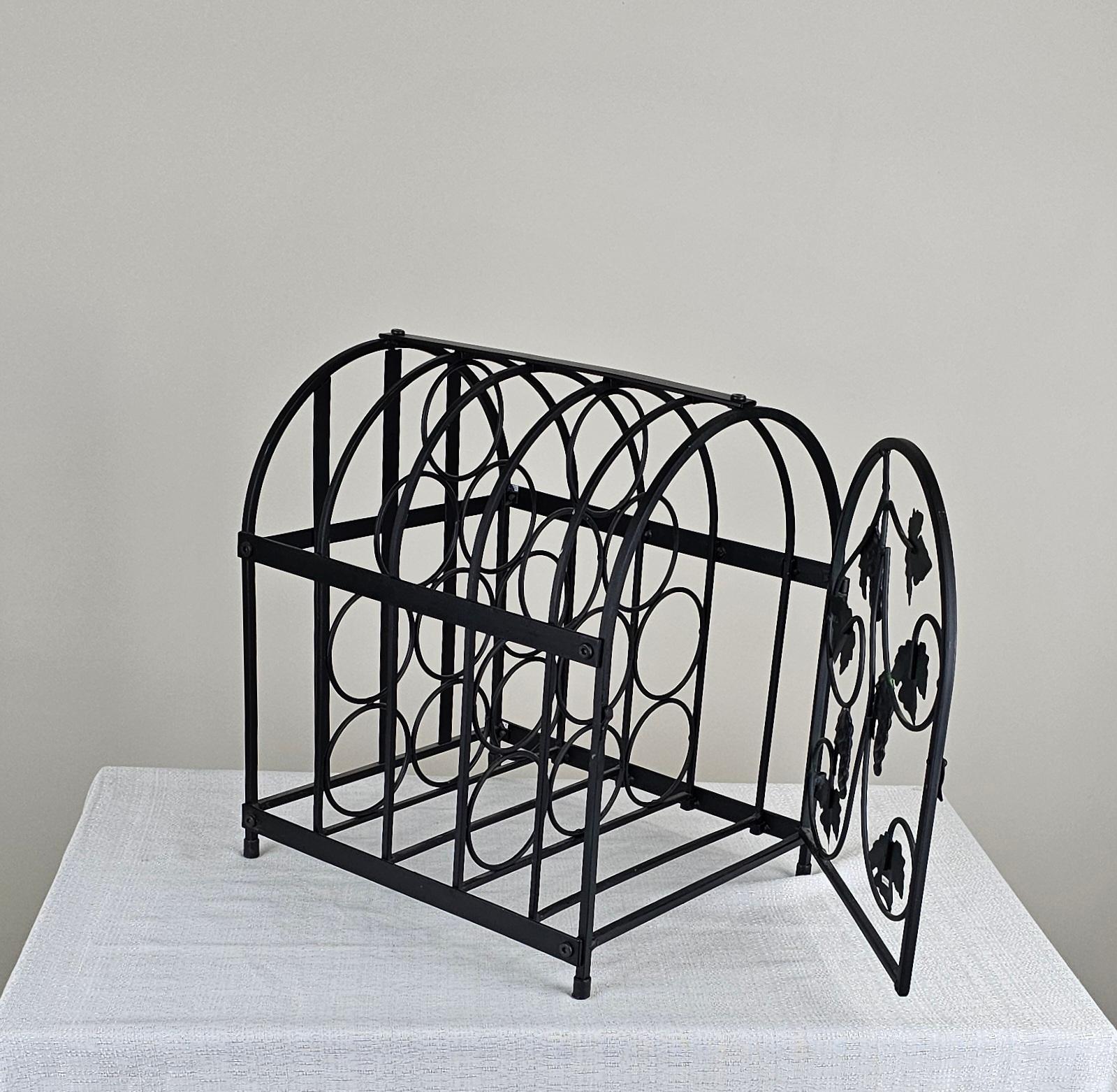 Rustikale Vintage Schwarz Metall Efeu Wein Tabelle Display Rack im Angebot 3