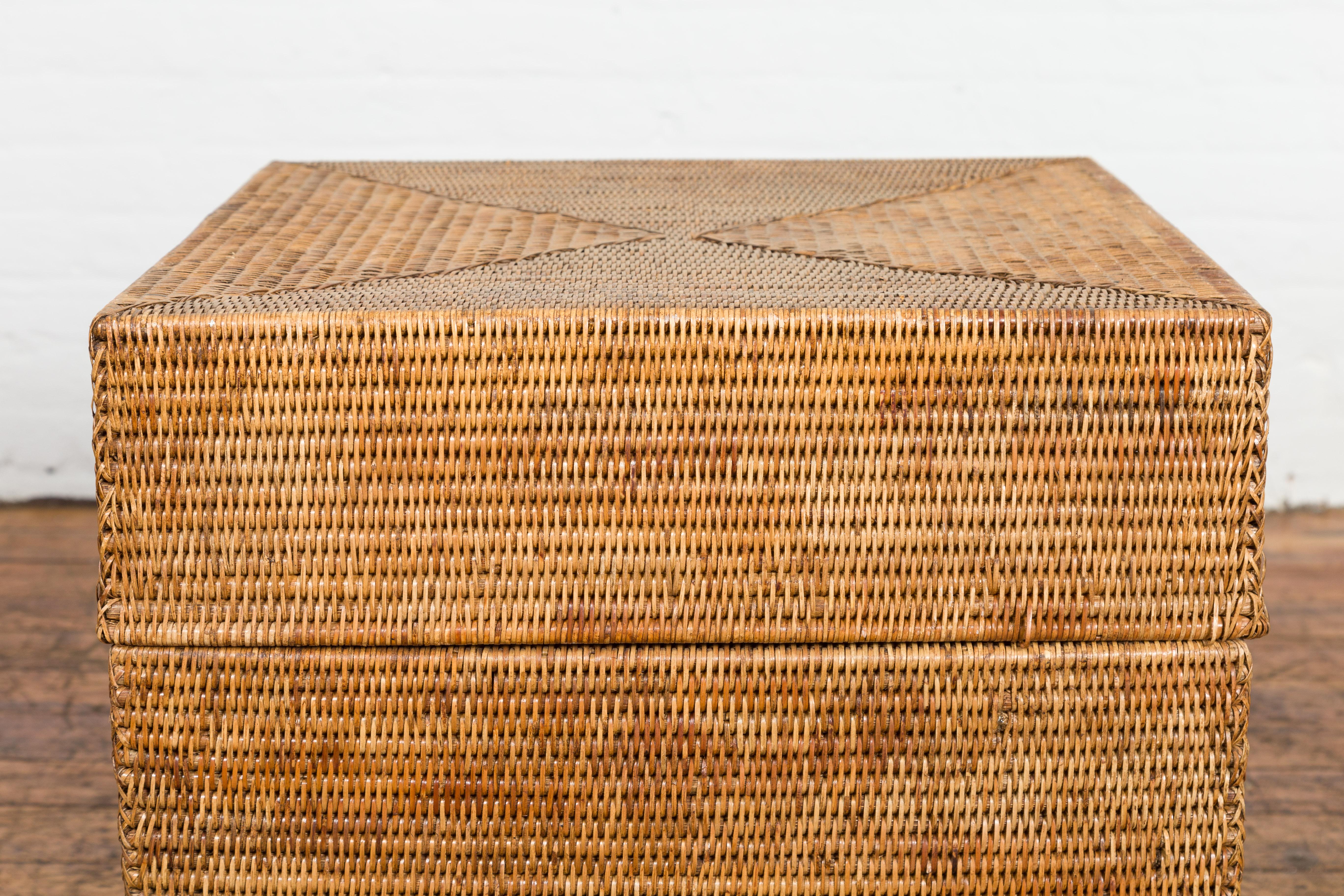 20th Century Rustic Vintage Country Style Thai Woven Rattan Lidded Storage Box For Sale