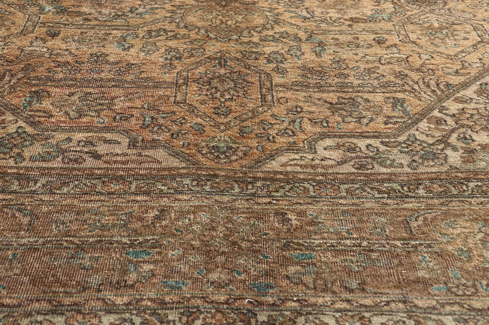 Tappeto Tabriz persiano rustico anni '50 in tonalità terra con stile moderno In condizioni deteriorate in vendita a Dallas, TX