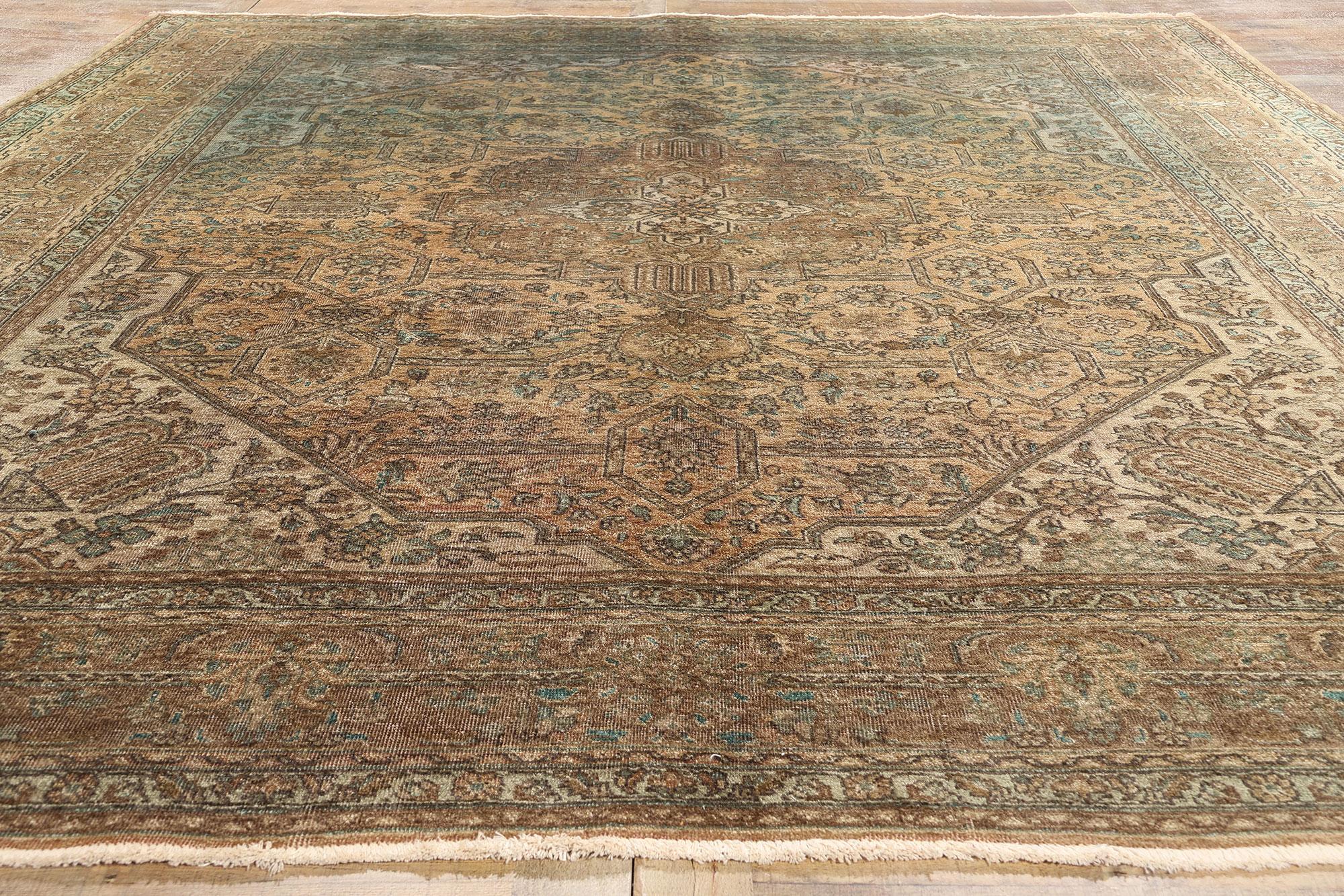 Tappeto Tabriz persiano rustico anni '50 in tonalità terra con stile moderno in vendita 1