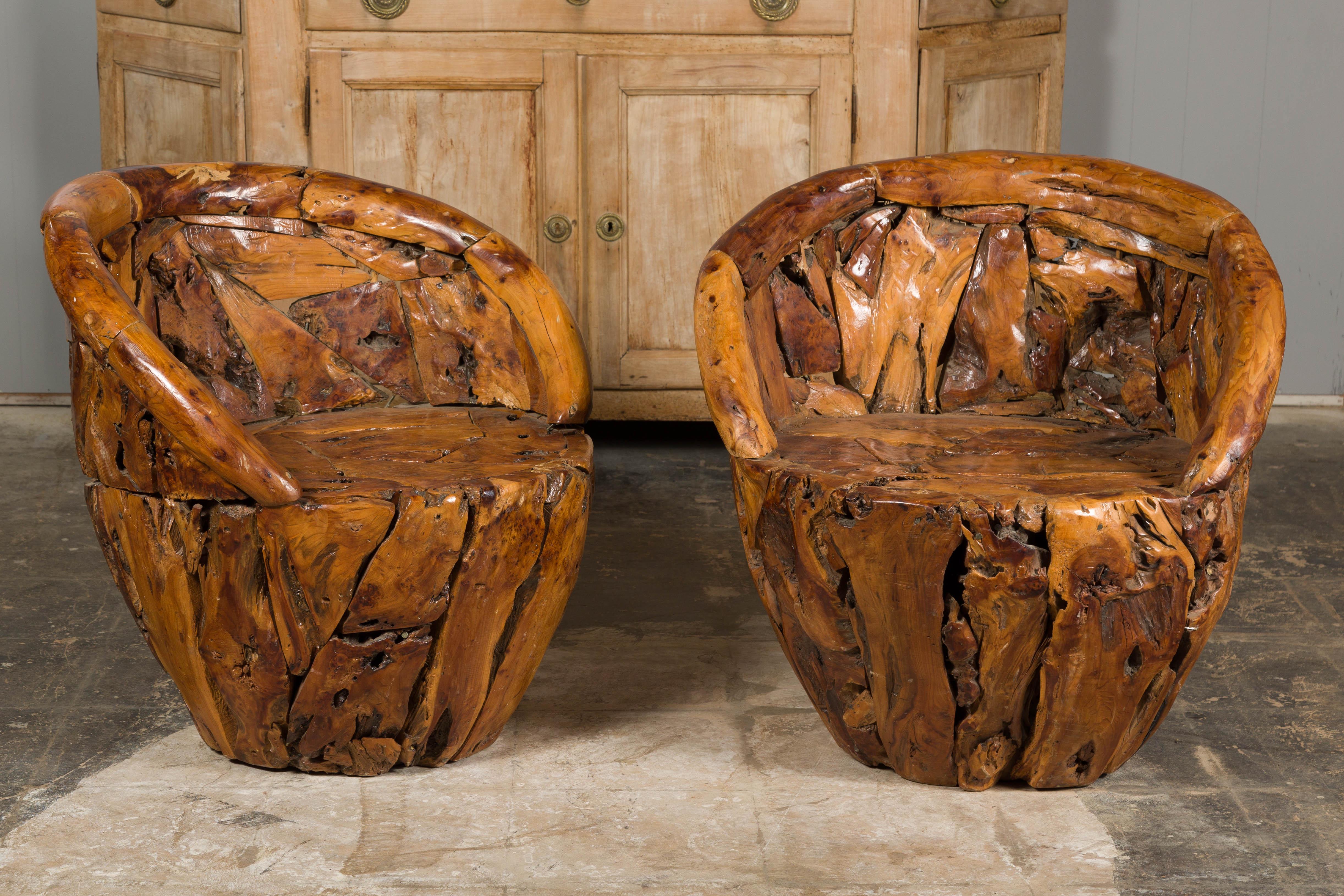 Paire de fauteuils rustiques vintage en bois de racine avec dossiers enveloppants en vente 5