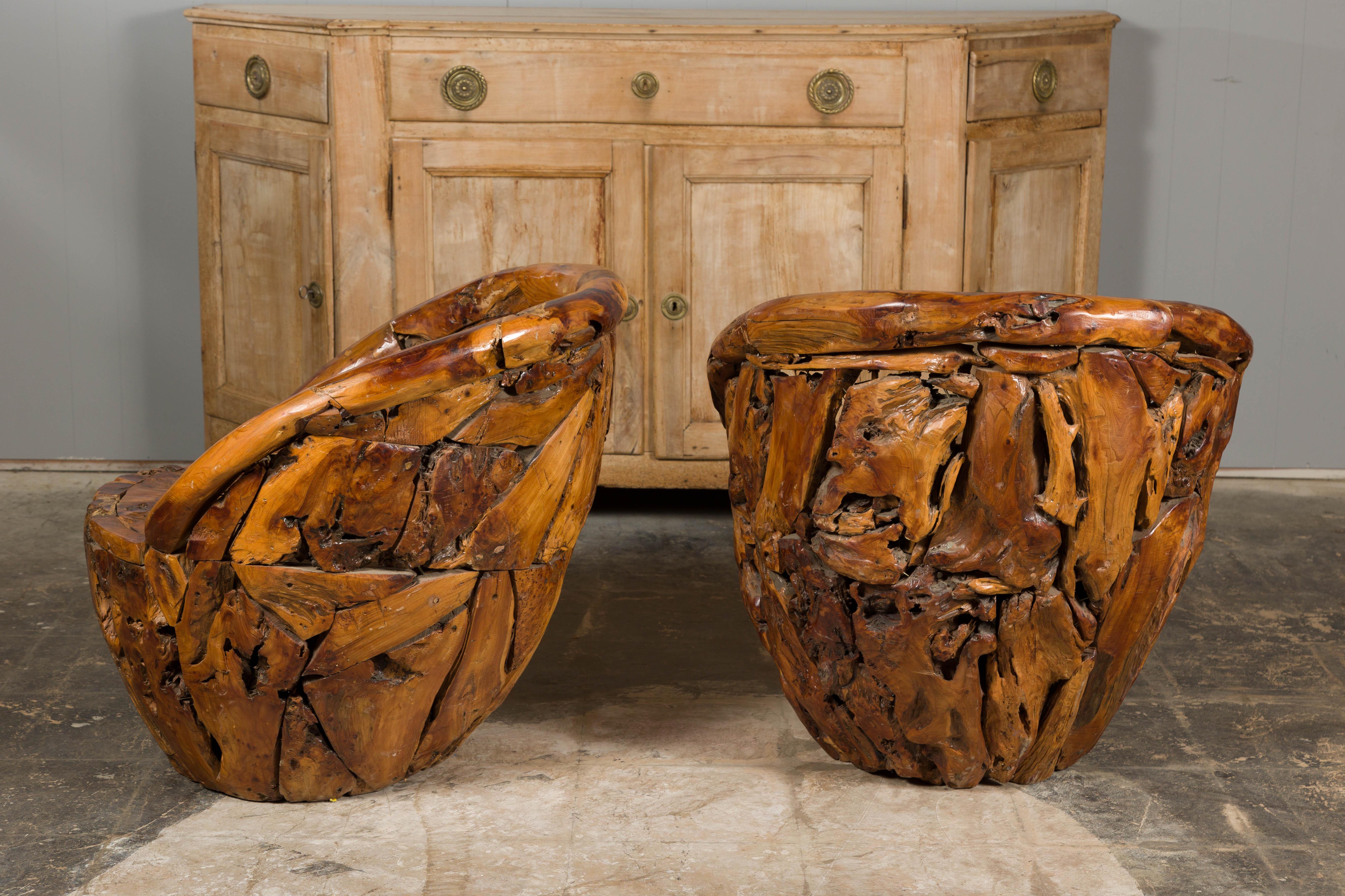 Paire de fauteuils rustiques vintage en bois de racine avec dossiers enveloppants en vente 8