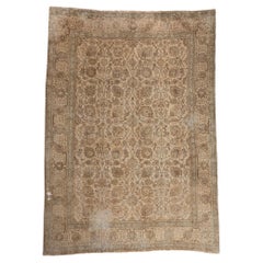 Rustikaler persischer Täbris-Teppich im Vintage-Stil in warmen, neutralen Erdtönen