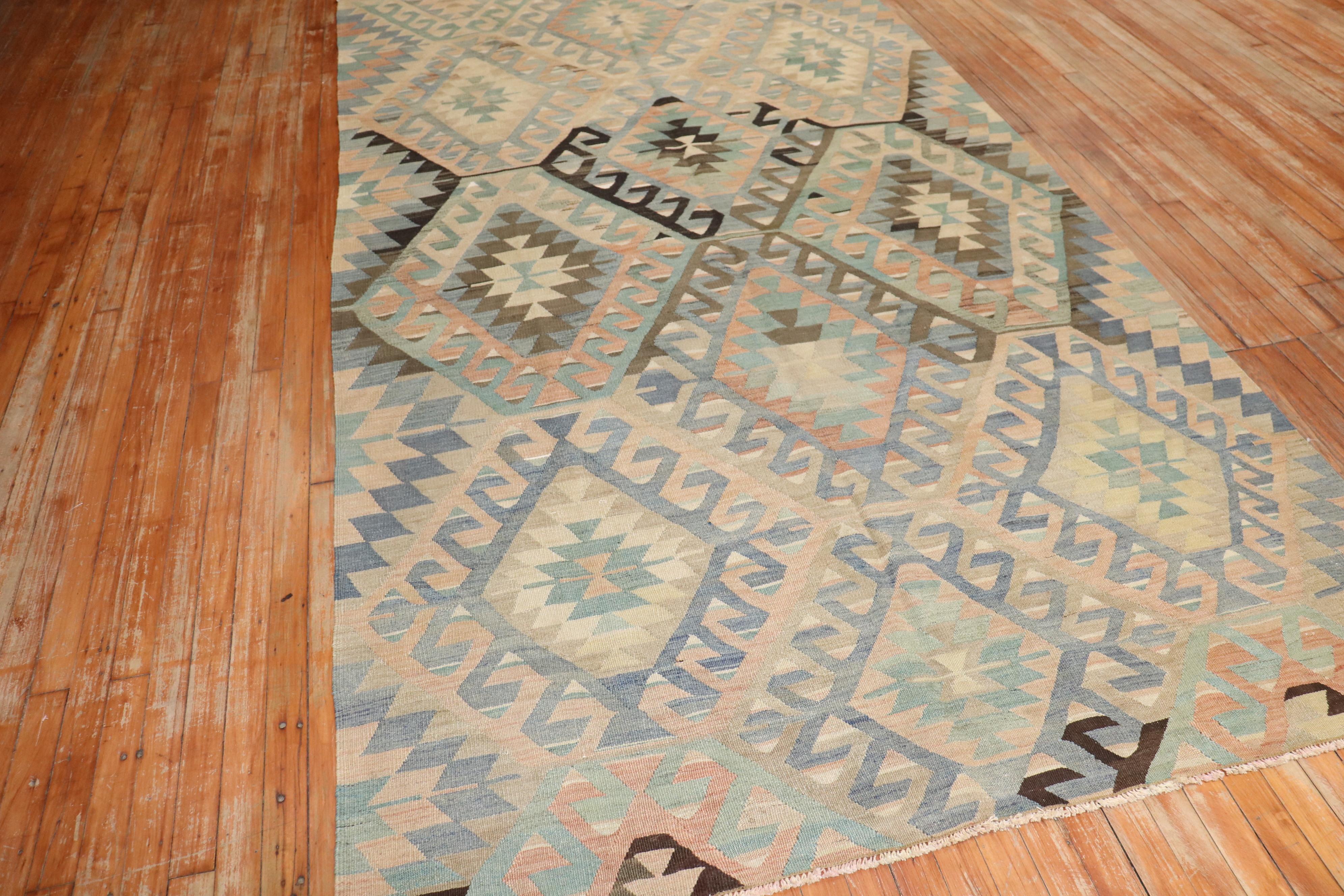 Rustic Vintage Turkish Kilim In Good Condition For Sale In New York, NY