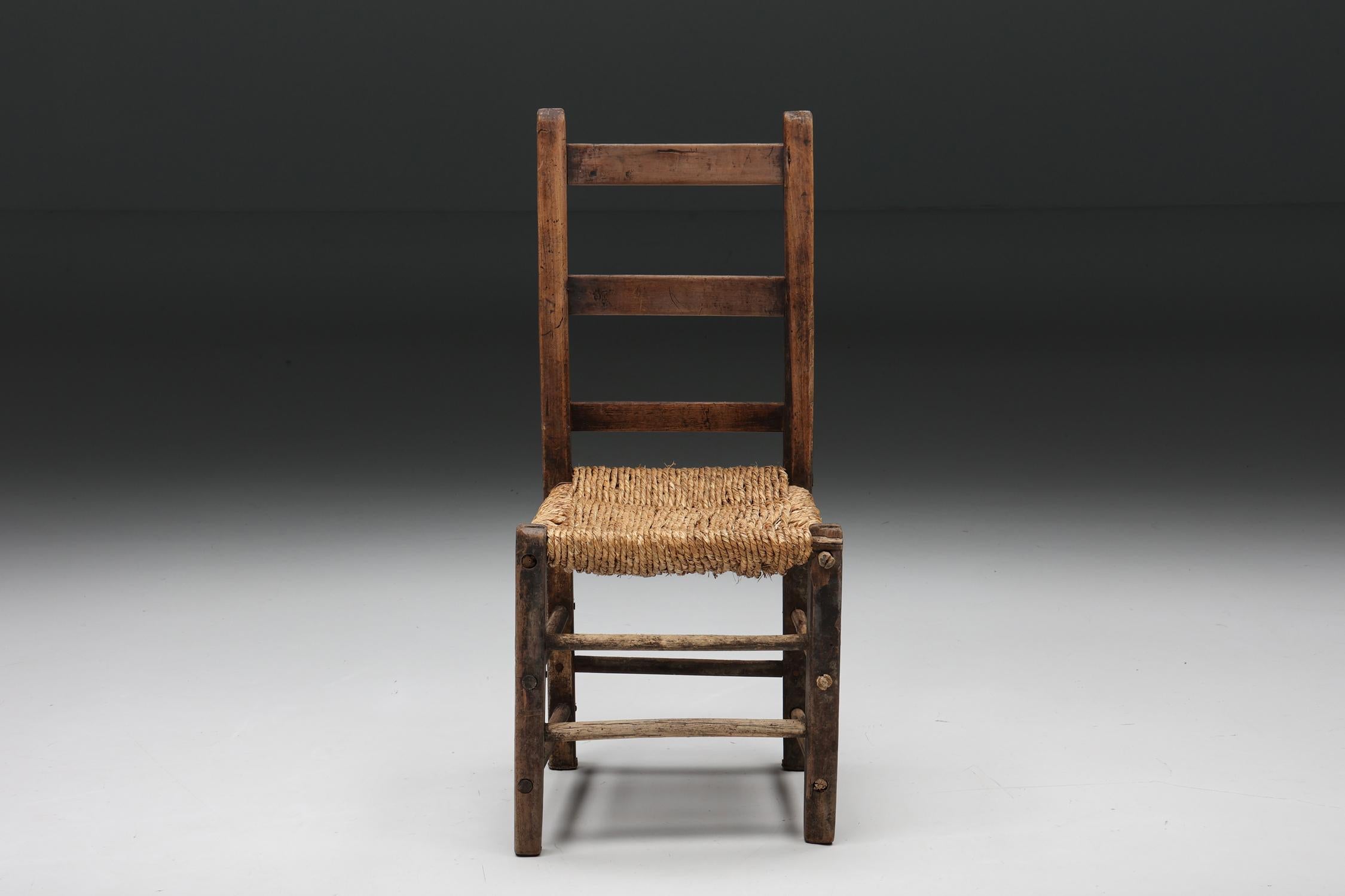Rustic Wabi Sabi Rattan Chair, France, 1940s In Good Condition For Sale In Antwerp, BE