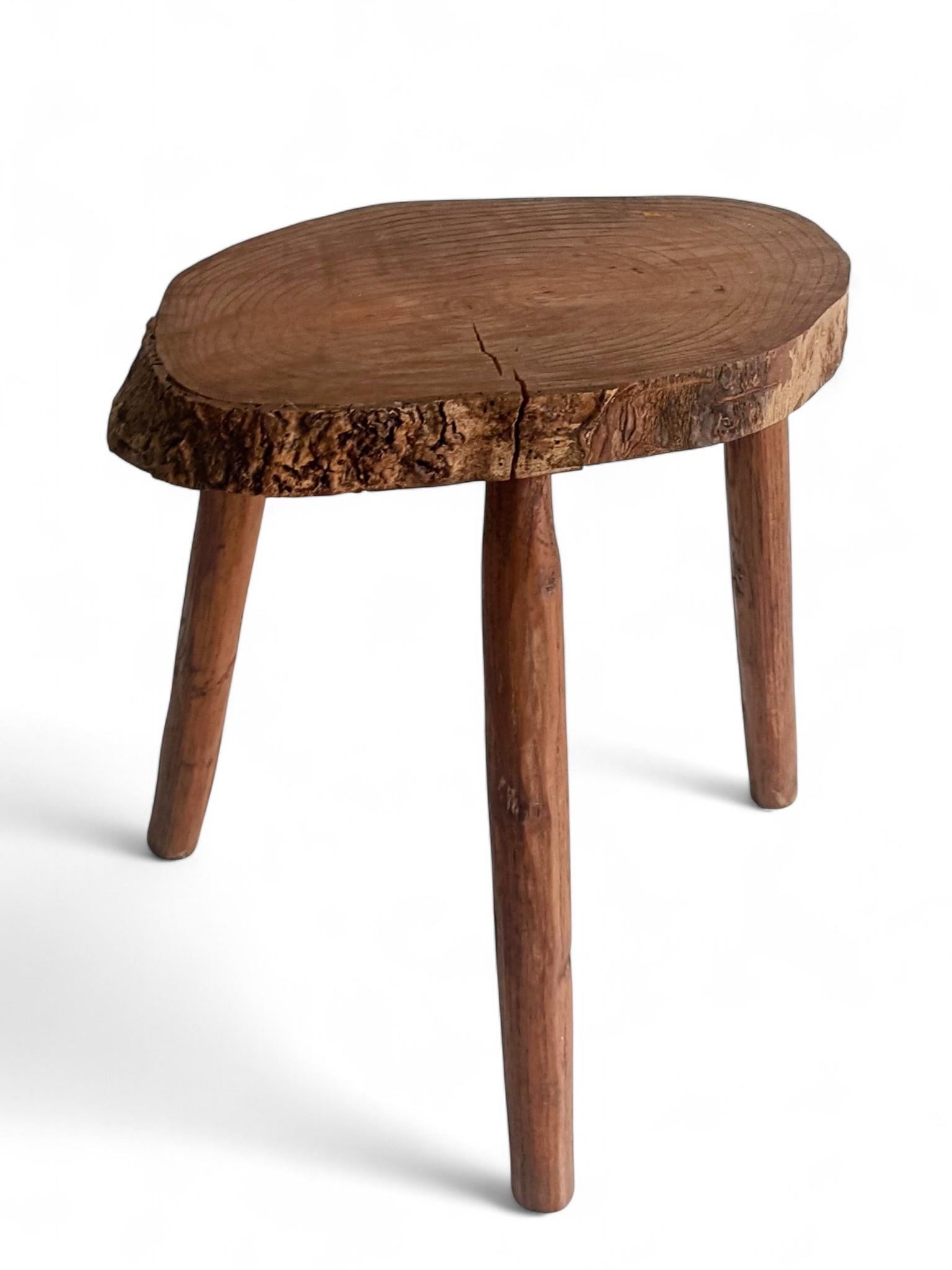 Rustic Wabi Sabi Wooden Accent Side Table Gueridon, France, Early 20th Century In Excellent Condition For Sale In Valencia, VC