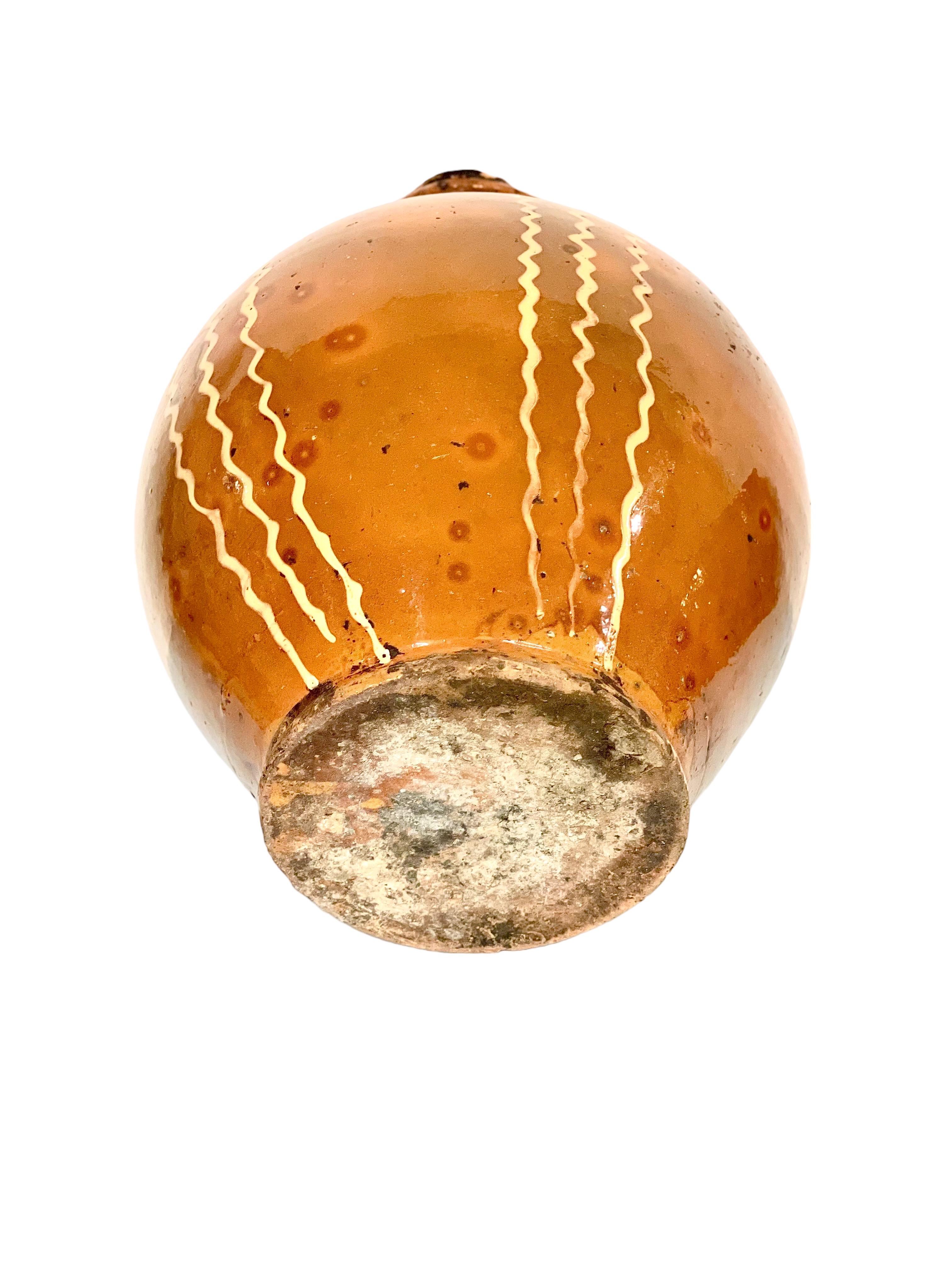 Vernissé A.I.C., grand pichet à eau en terre cuite du 19e siècle  en vente