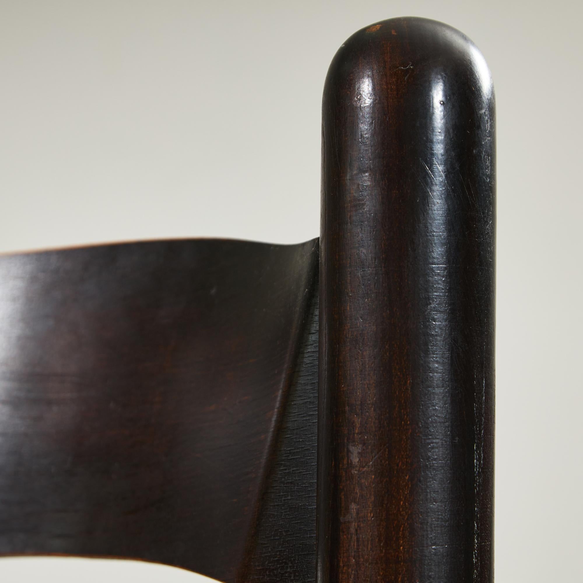 Sedia rustica in vimini con struttura in legno massiccio in vendita 1