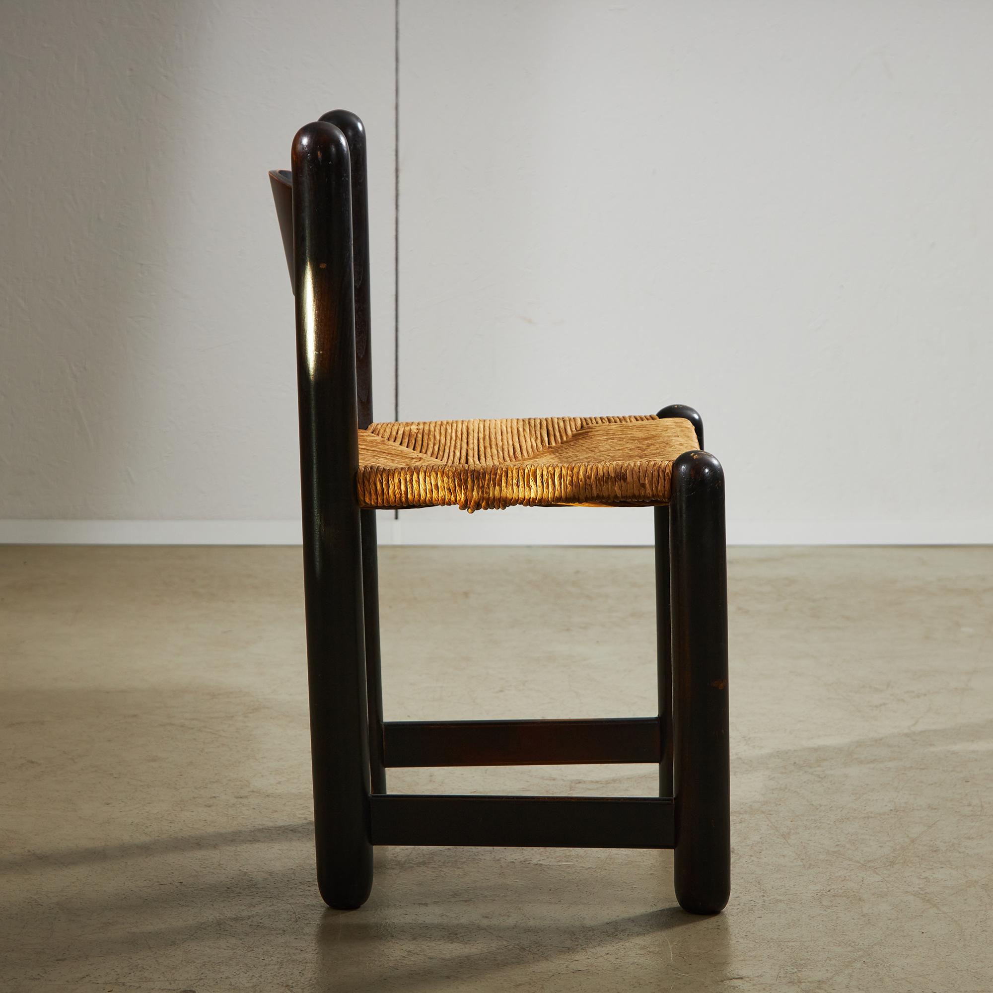 Rustic Wicker Chair with Solid Wooden Frame In Good Condition For Sale In Budapest, HU