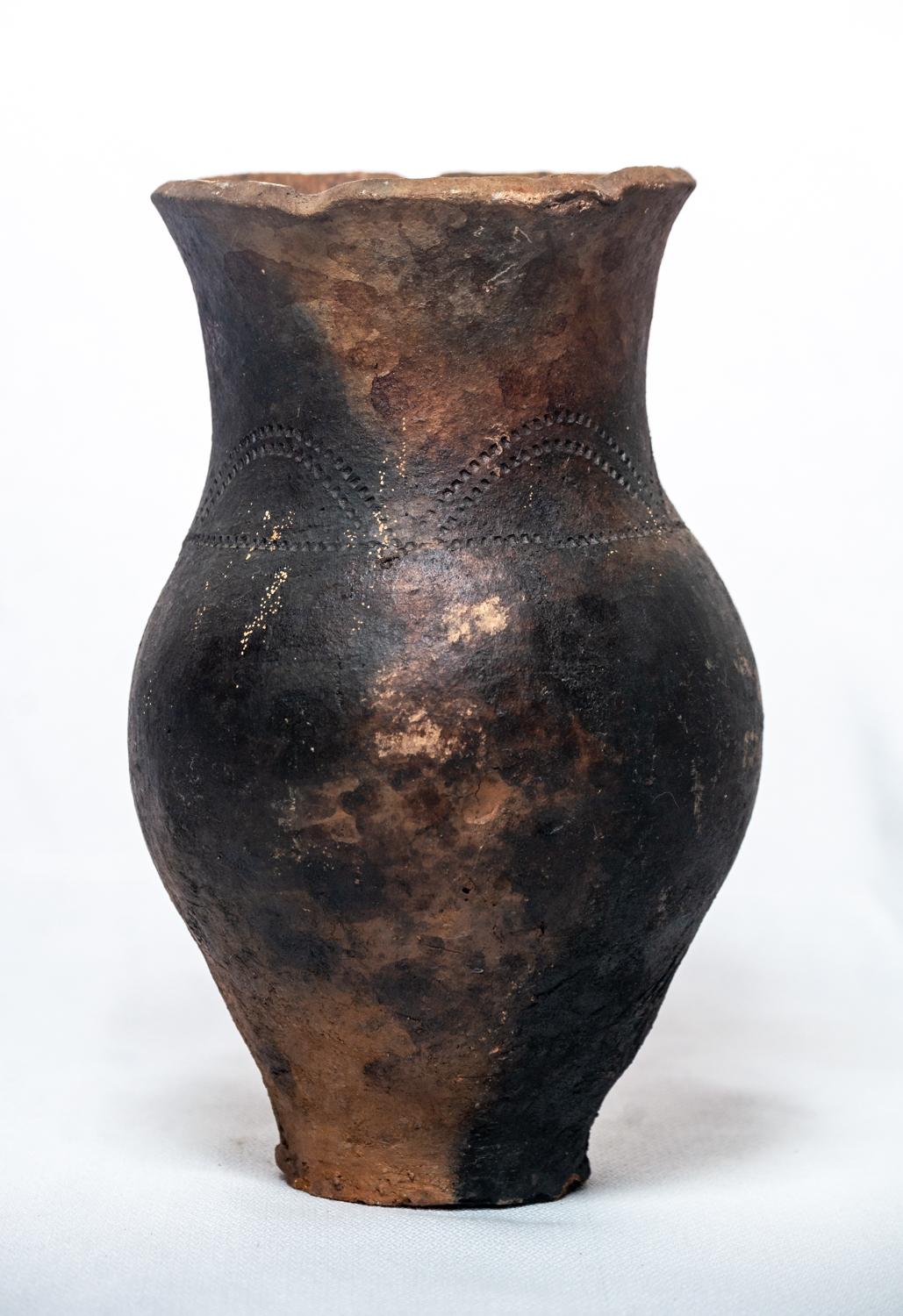 Fatto a mano Vaso rustico cotto in Wood-Ash realizzato con argilla locale in vendita