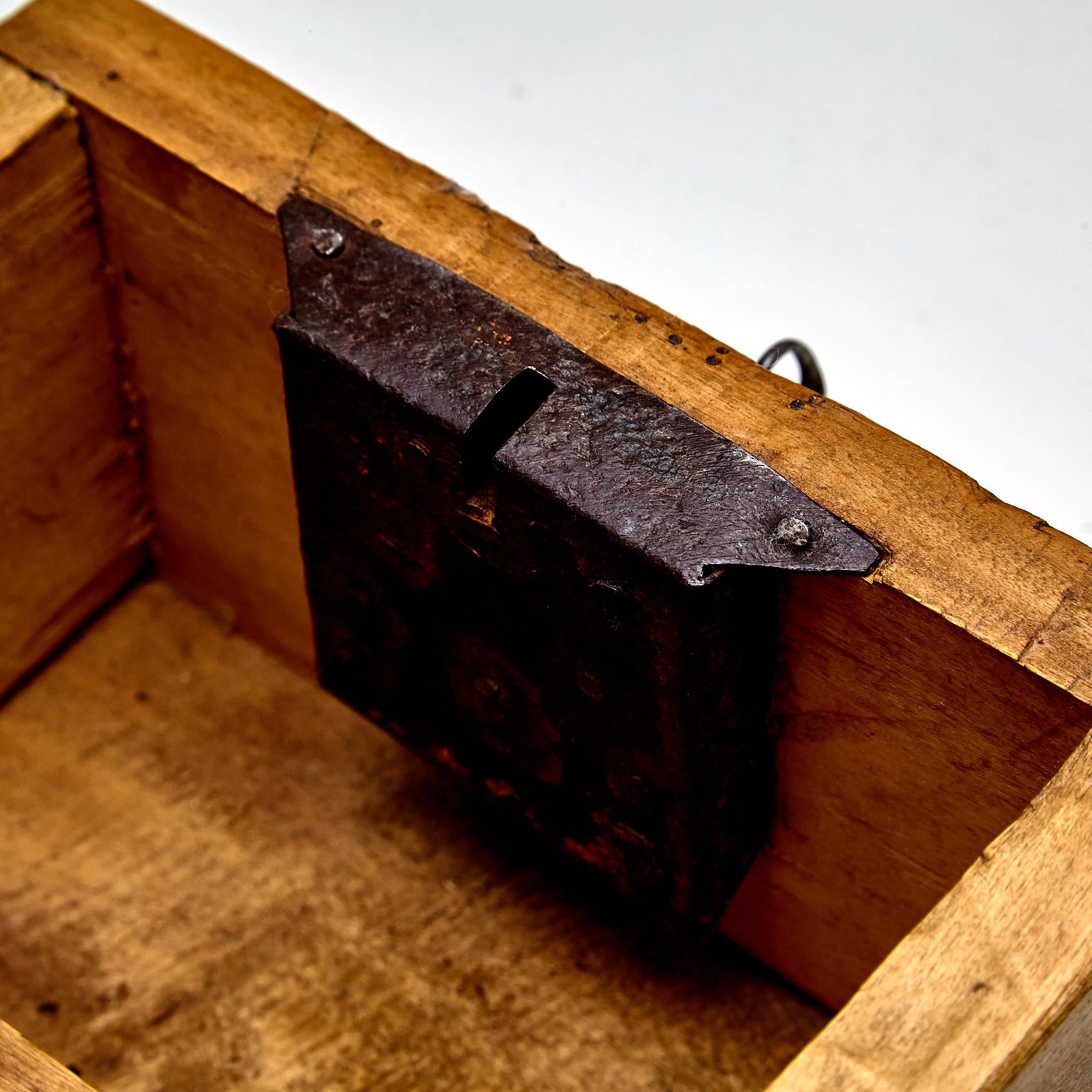Rustic Wood Box with Key Lock, circa 1930 For Sale 6