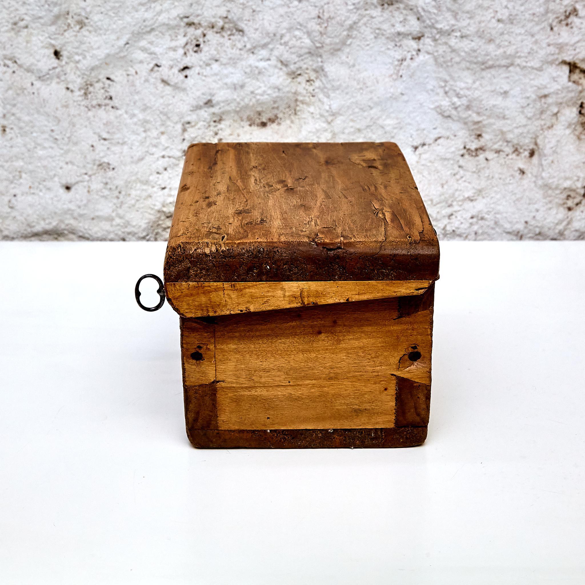Primitive Rustic Wood Box with Key Lock, circa 1930 For Sale