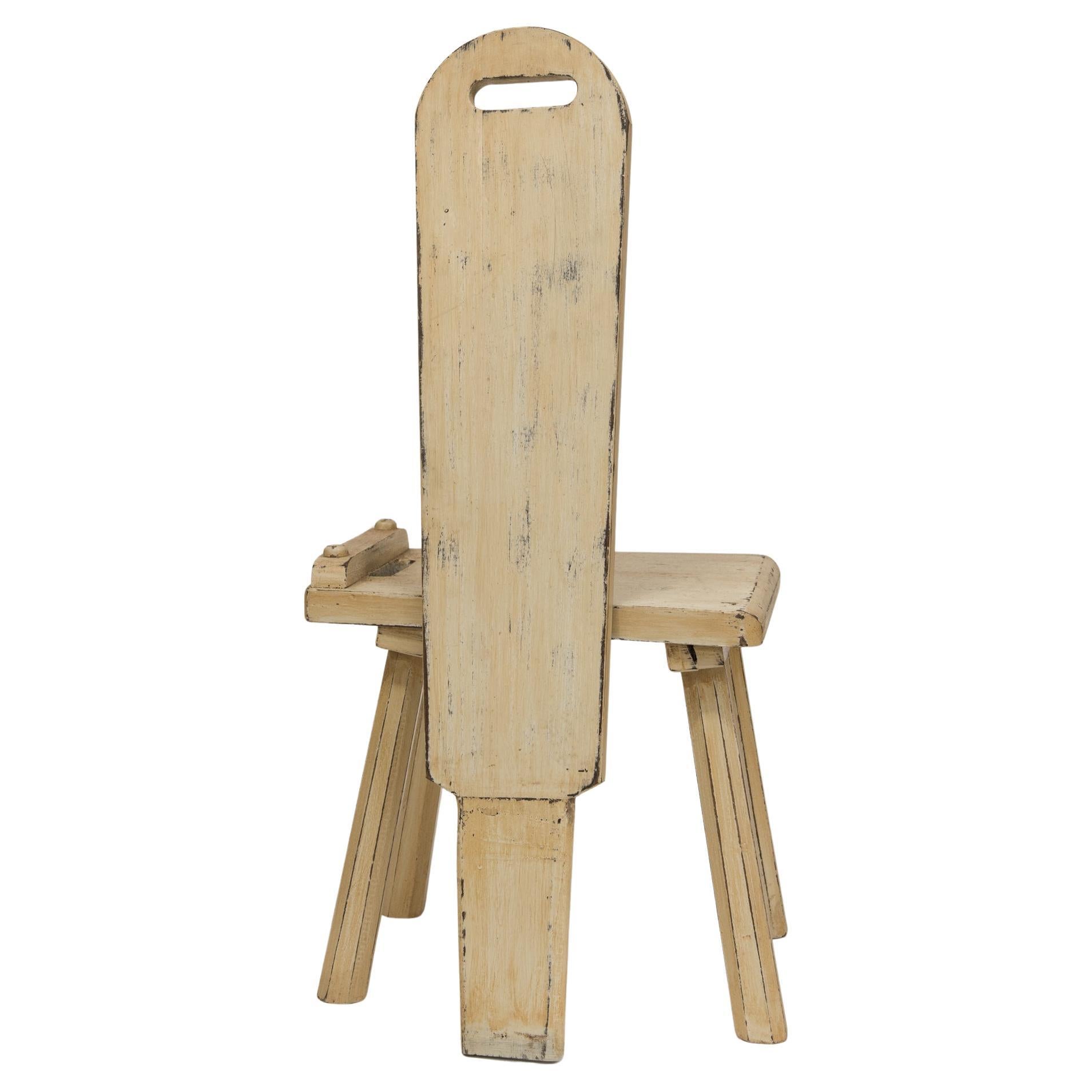 Rustikaler Holzstuhl mit abnehmbarer Rückenlehne (Handgefertigt) im Angebot