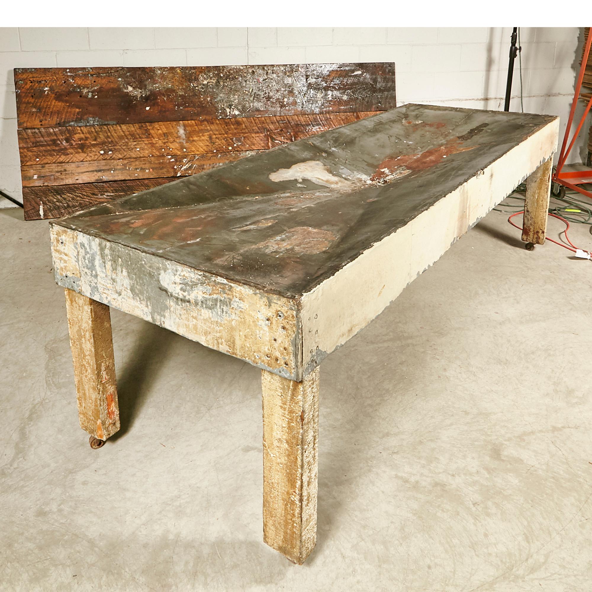 Rustic Wood Plank Top Country Table im Angebot 6