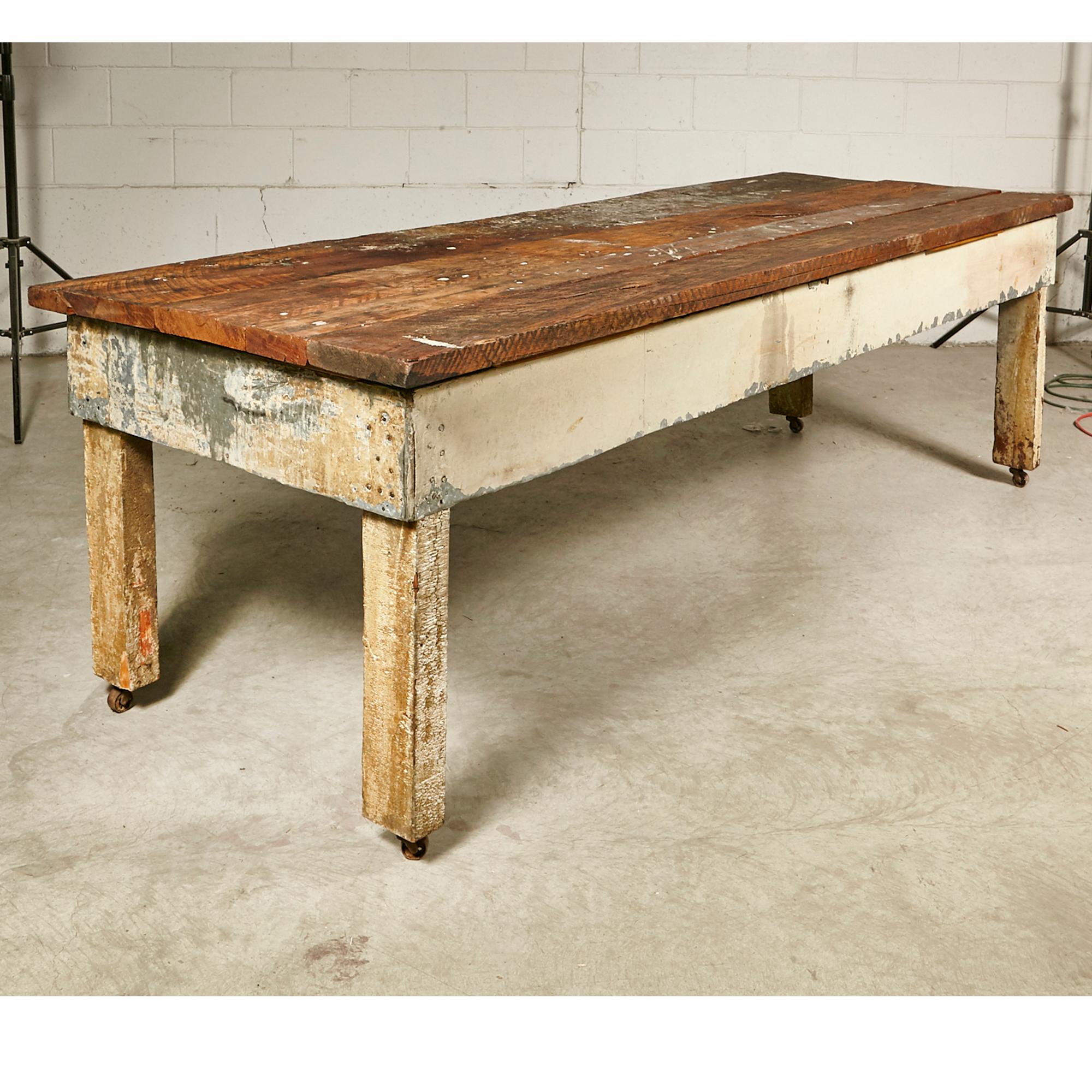 Rustic Wood Plank Top Country Table im Angebot 7