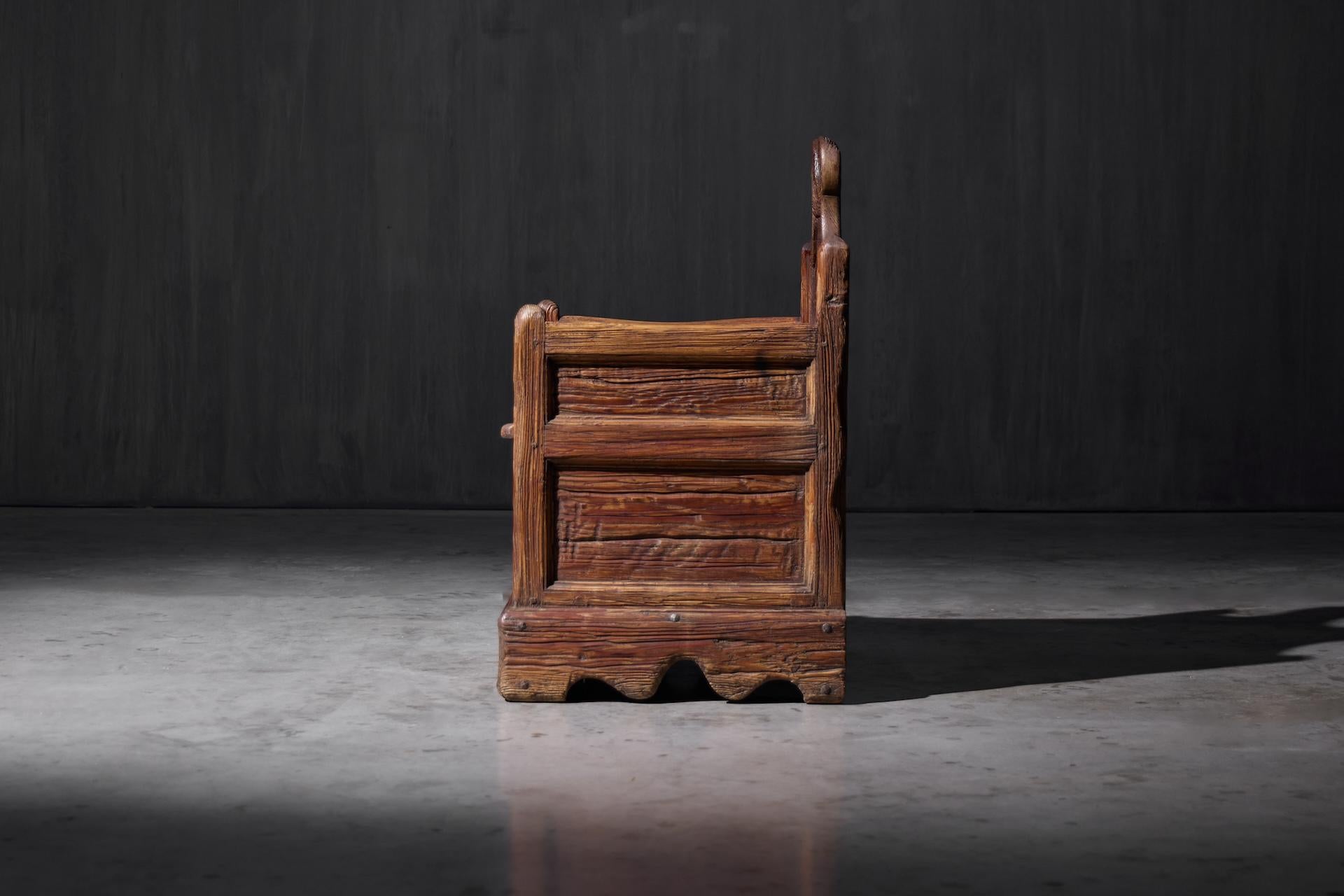 Poltrona rustica in legno con scomparto interno, Francia, XIX secolo in vendita 3