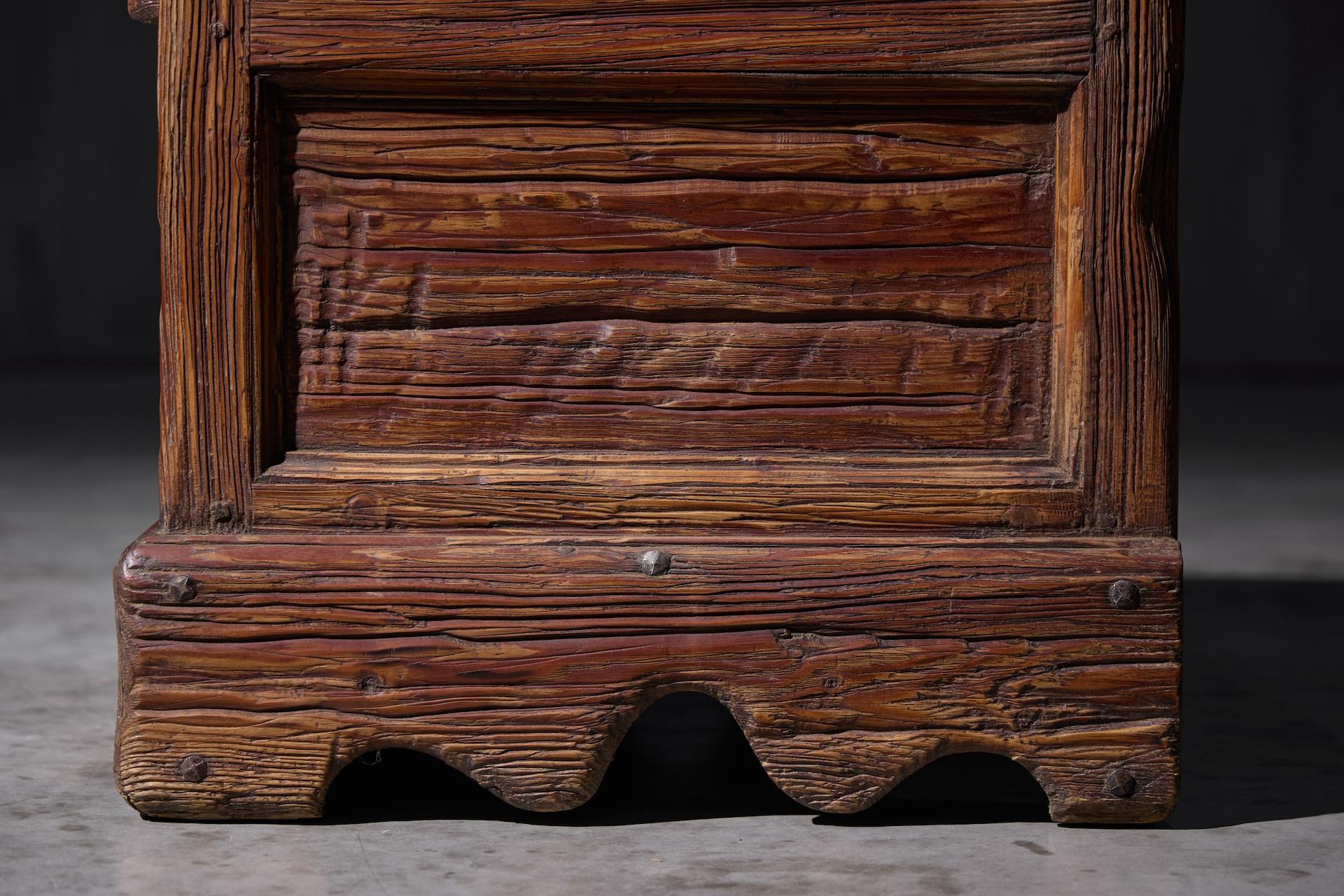 Poltrona rustica in legno con scomparto interno, Francia, XIX secolo in vendita 1