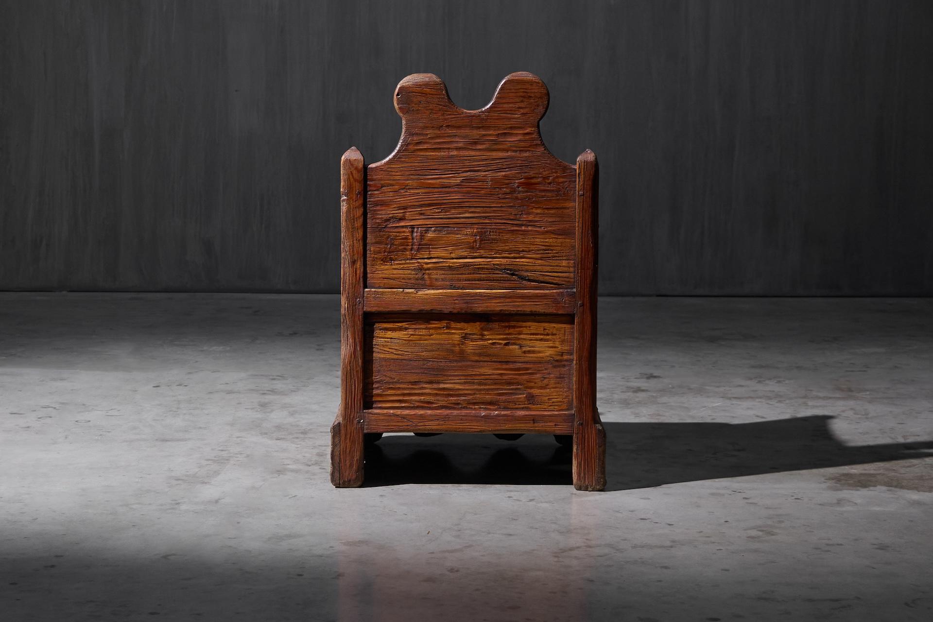 Poltrona rustica in legno con scomparto interno, Francia, XIX secolo in vendita 2