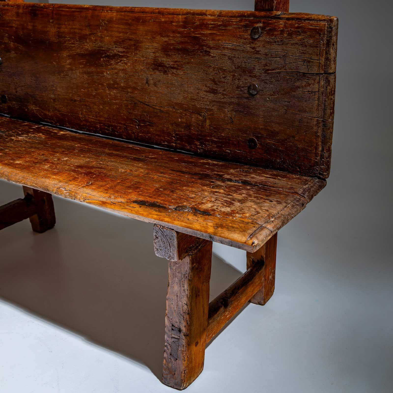Bois tendre Banc rustique, Alpines 18ème / 19ème siècle en vente