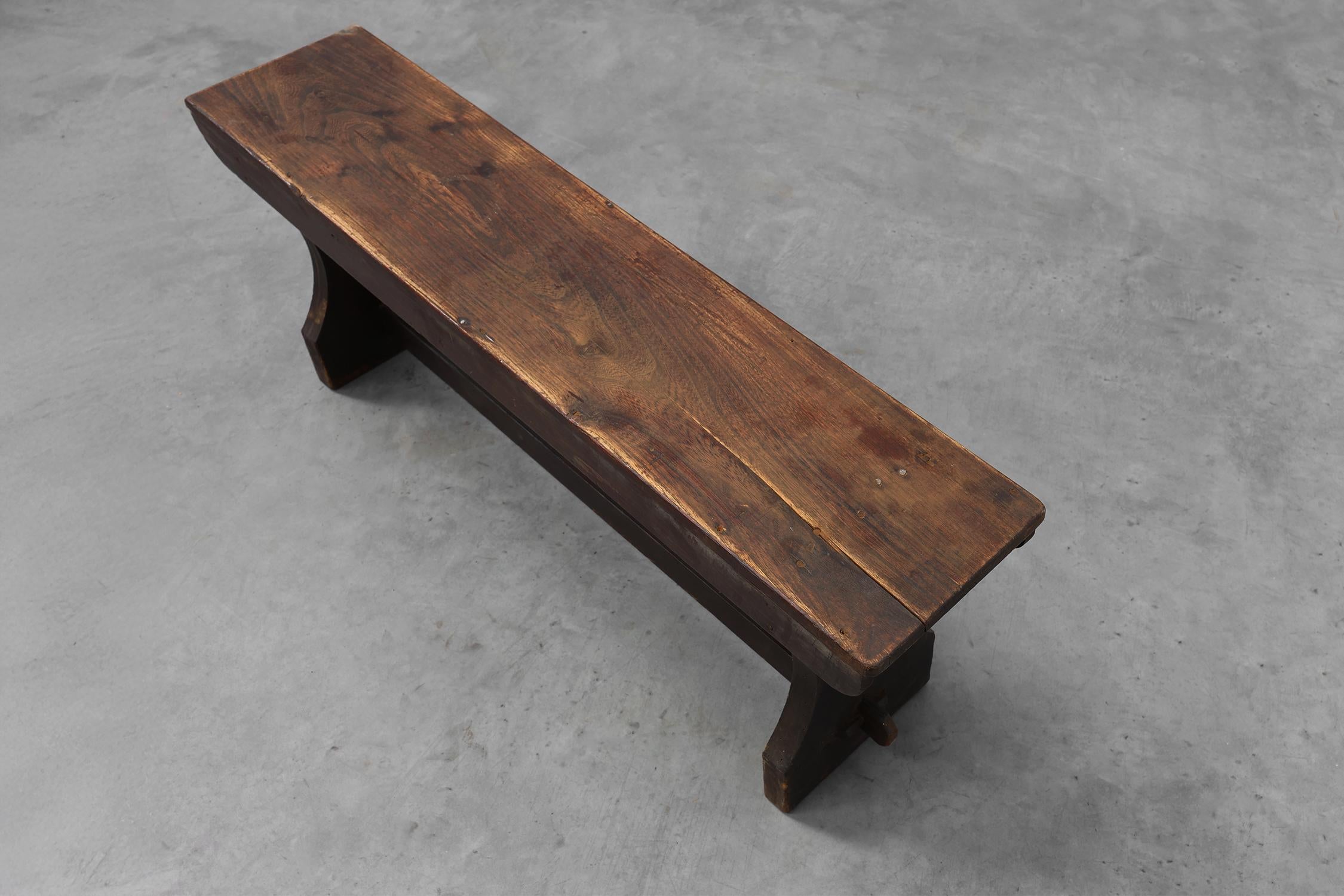 Industriel Banc rustique en bois dans le style Wabi Sabi, France, années 1900 en vente
