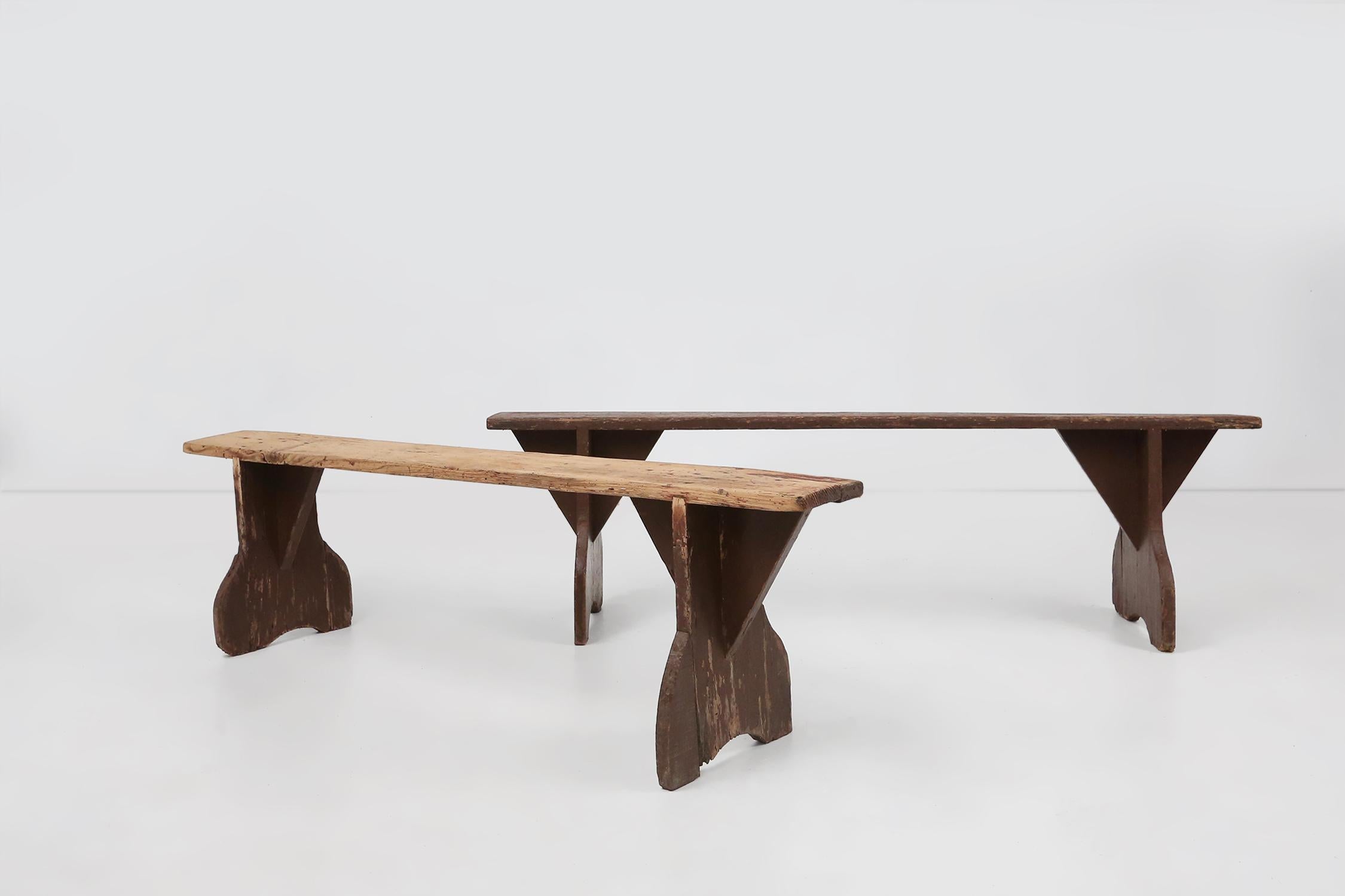 Rustic wooden bench in with brown painted feet, France ca. 1890 For Sale 3