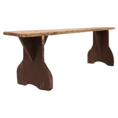 Panca rustica in legno con piedi dipinti di marrone, Francia, 1890 ca. 1890