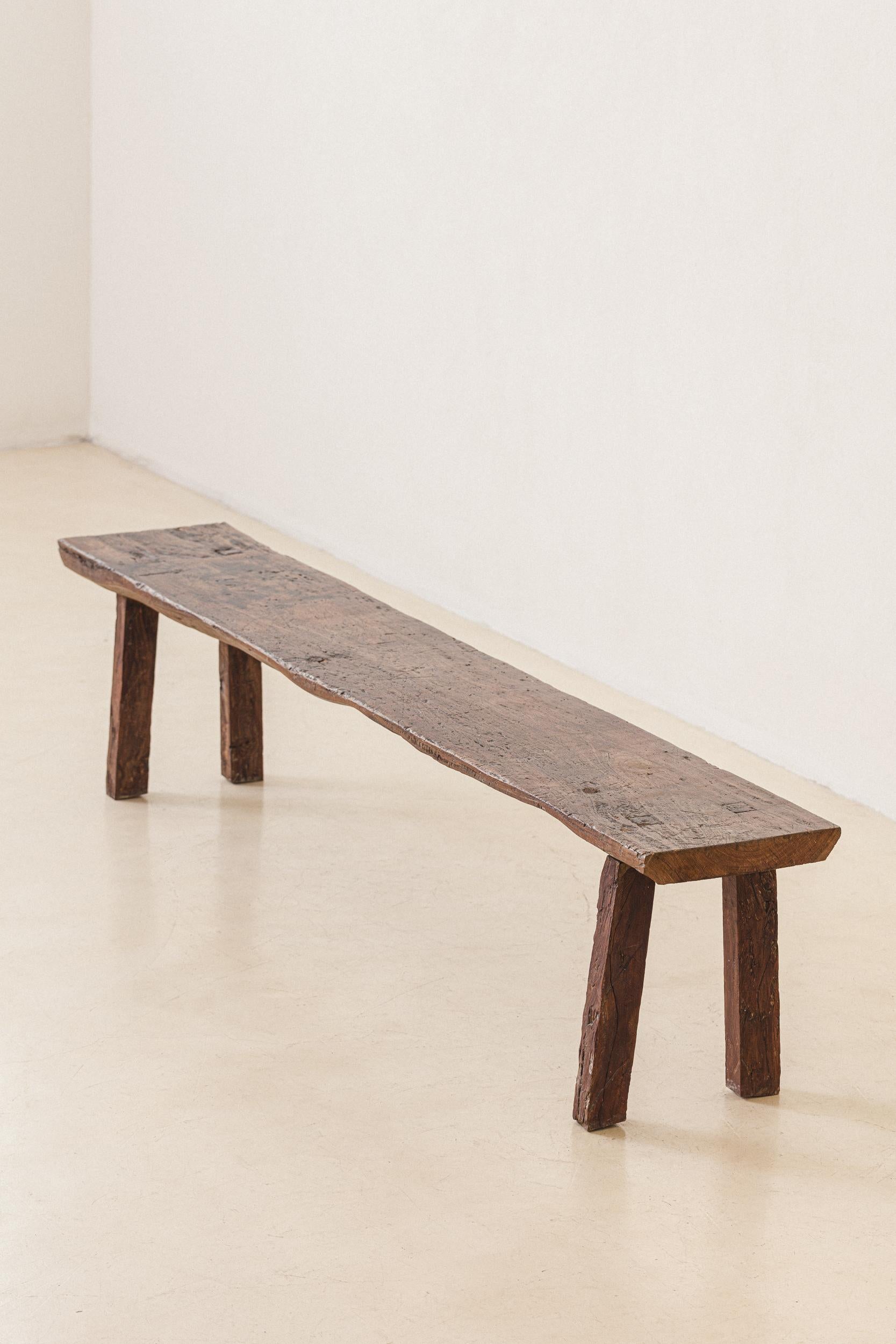 Rustikale Holzbank, Unknown, Brasilianisches Vernacular Design (Volkskunst) im Angebot