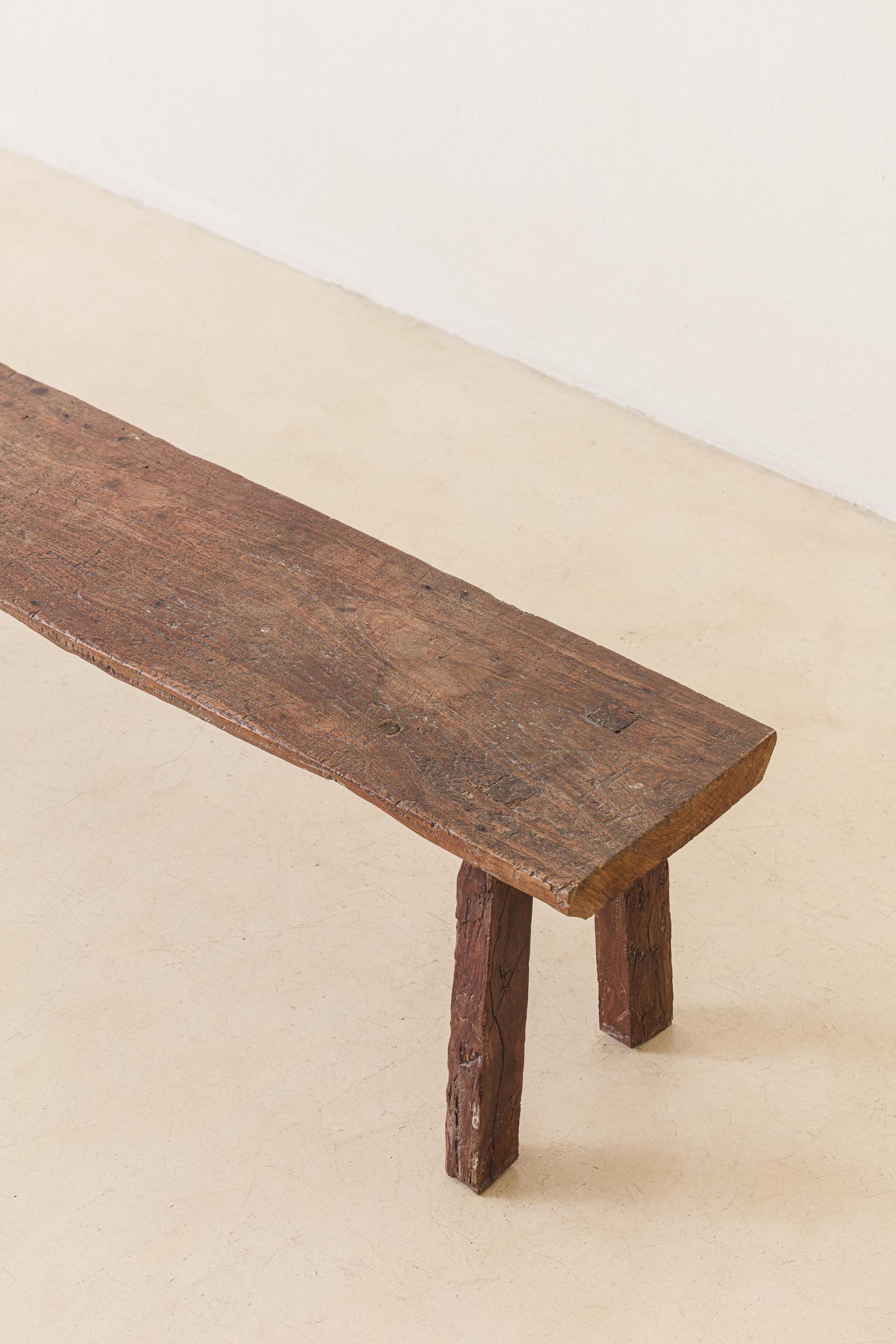 Rustikale Holzbank, Unknown, Brasilianisches Vernacular Design im Zustand „Gut“ im Angebot in New York, NY
