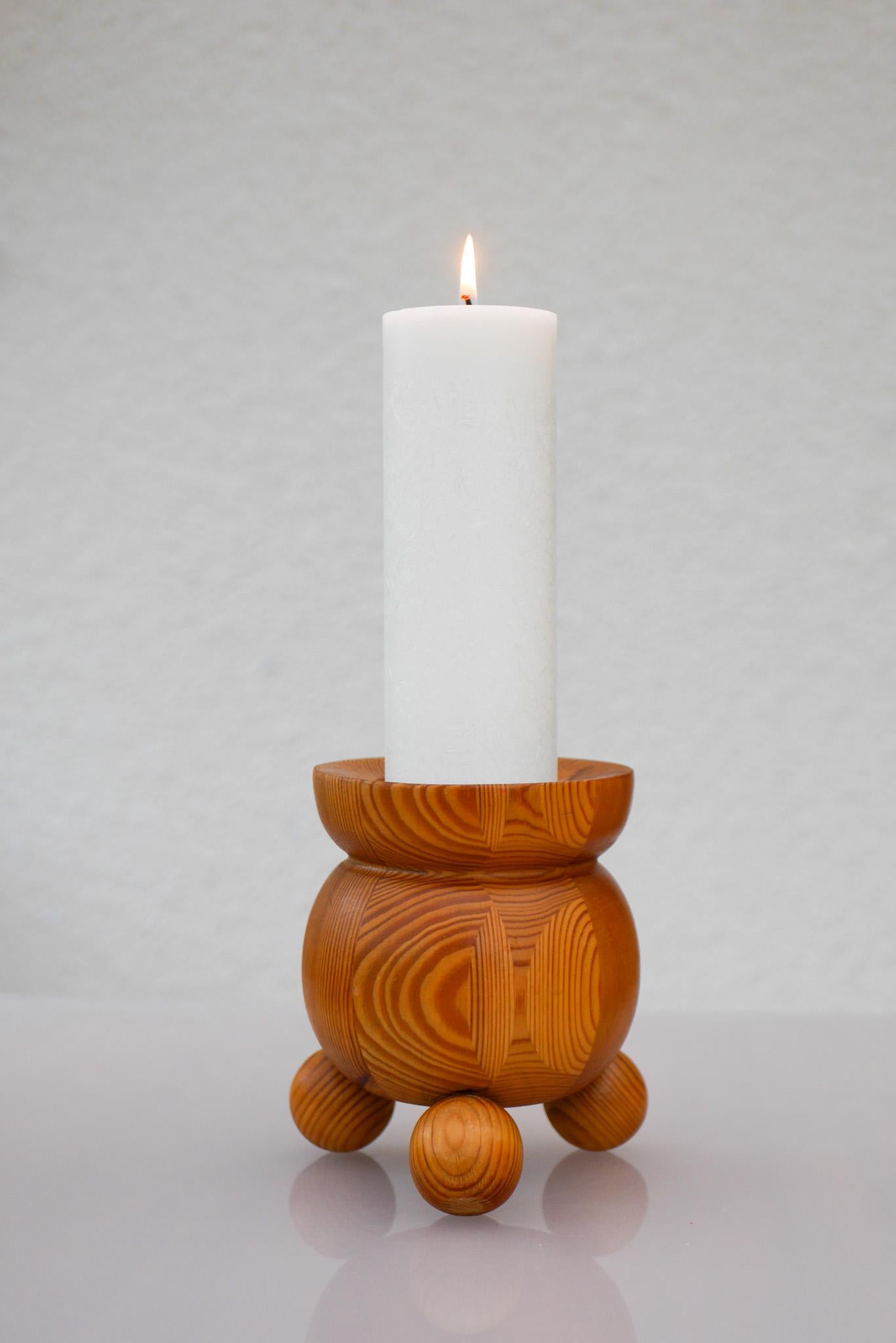 Fine XX secolo Portacandele natalizio rustico in legno anni '70 per Smålandsslöjd Svezia in vendita