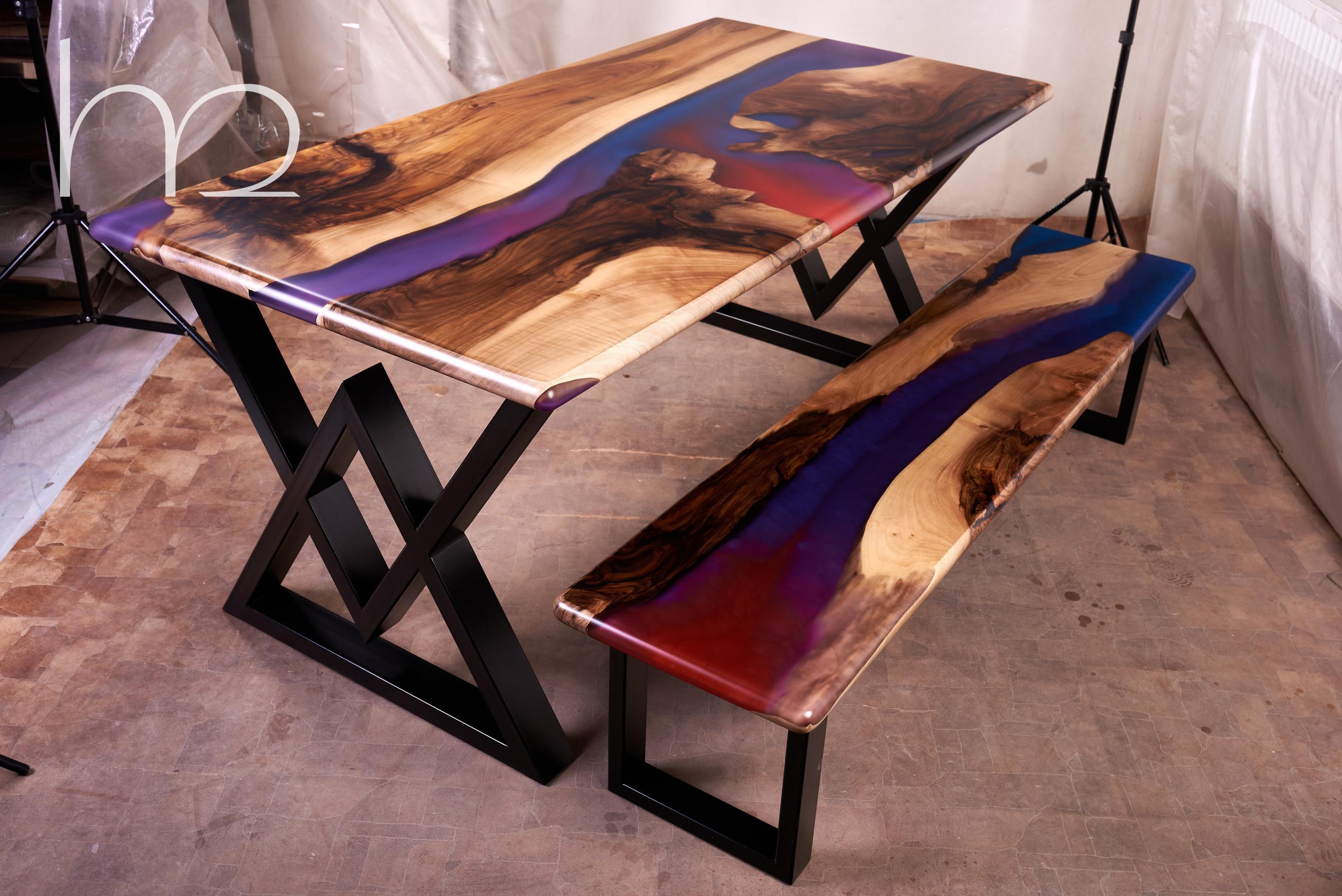 Arts and Crafts Table de salle à manger rustique en bois style The Modernity Noyer  en vente