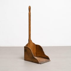 Rustic Wooden Dustpan – Traditional French from the Early 20th Century