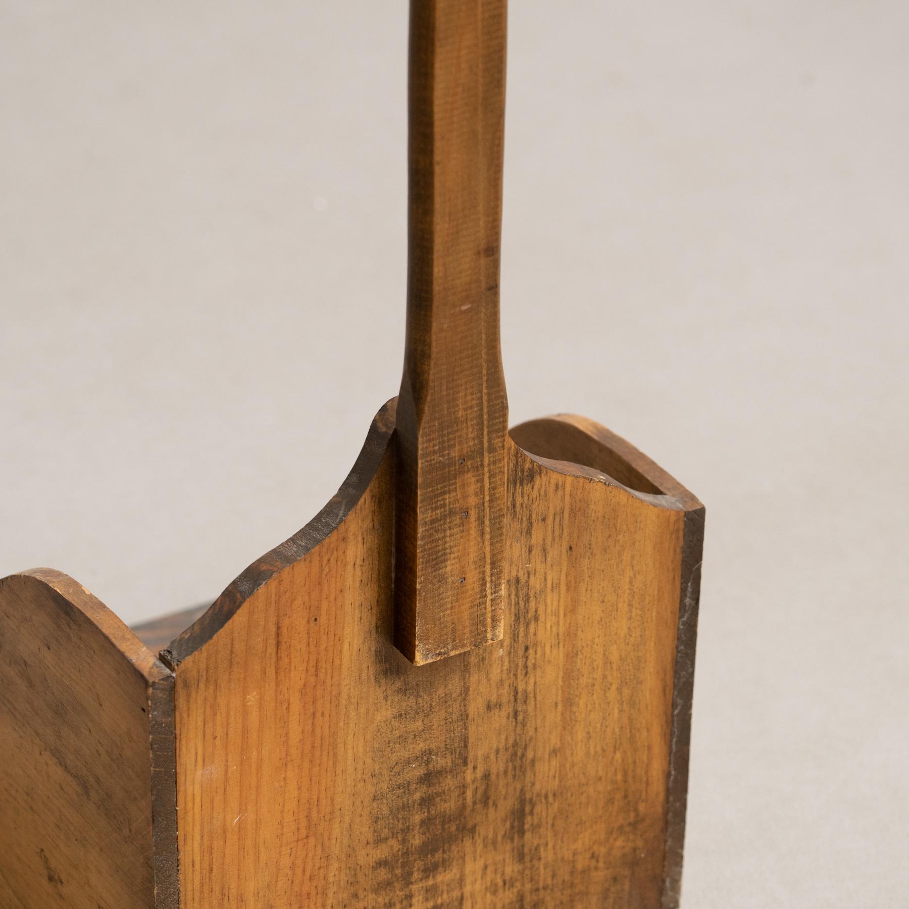 Recogedor rústico de madera - Tradicional francés de principios del siglo XX en venta 1