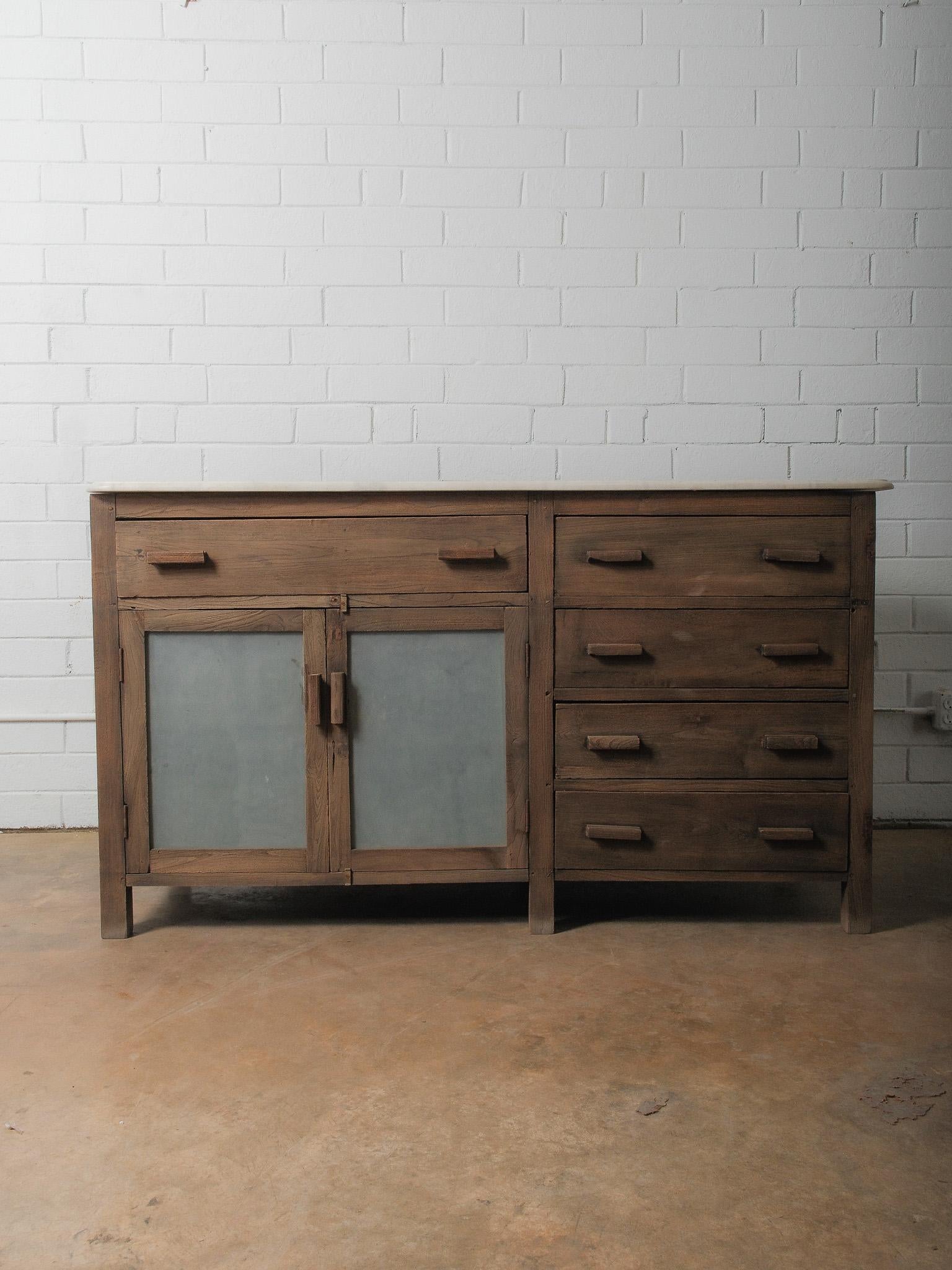Rustic Wooden Marble Top Sideboard with Drawers & Frosted Panels Rústico en venta